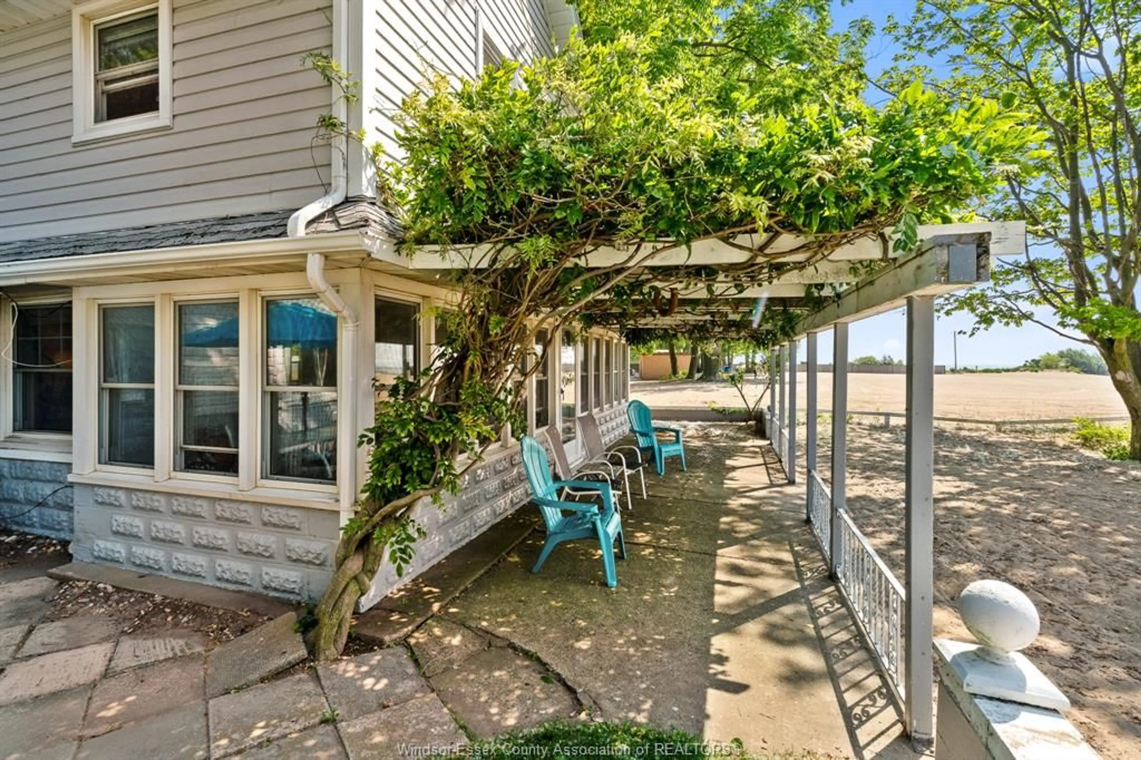 Patio, water/lake/river/ocean view for 1031 HERITAGE Rd, Kingsville Ontario N9Y 2E6