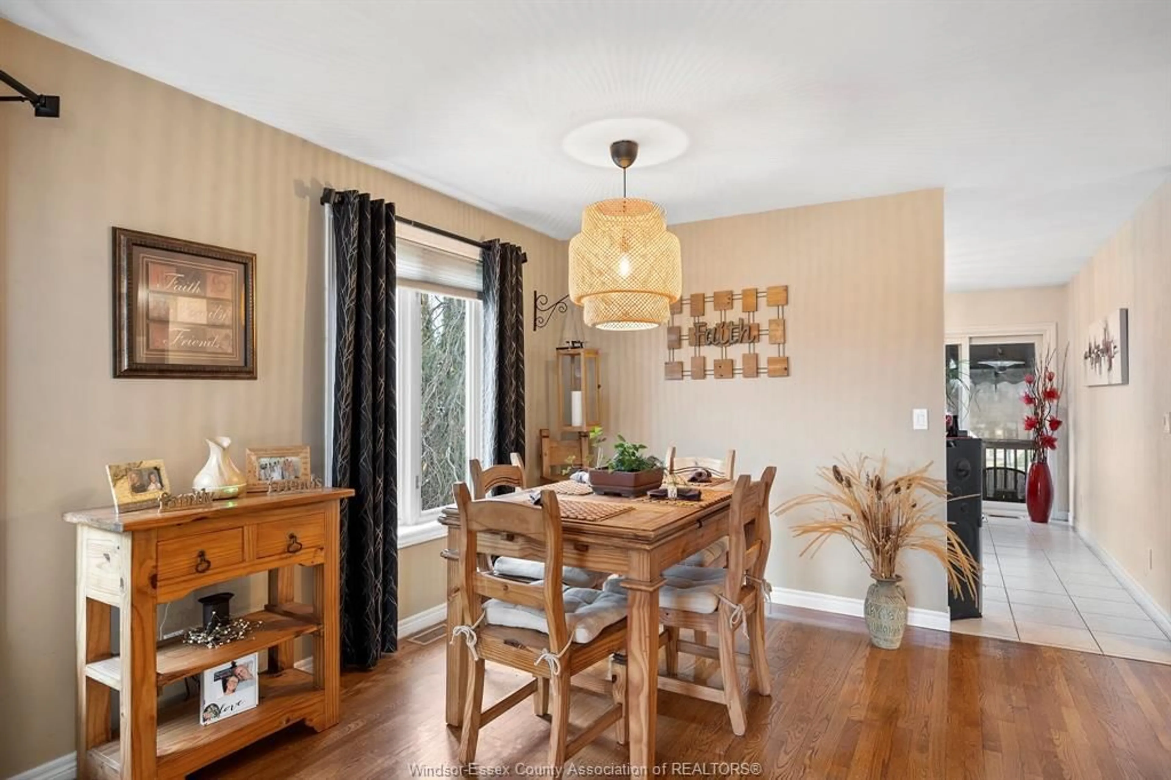 Dining room, wood/laminate floor for 12123 CRANBROOK, Tecumseh Ontario N8N 2M1