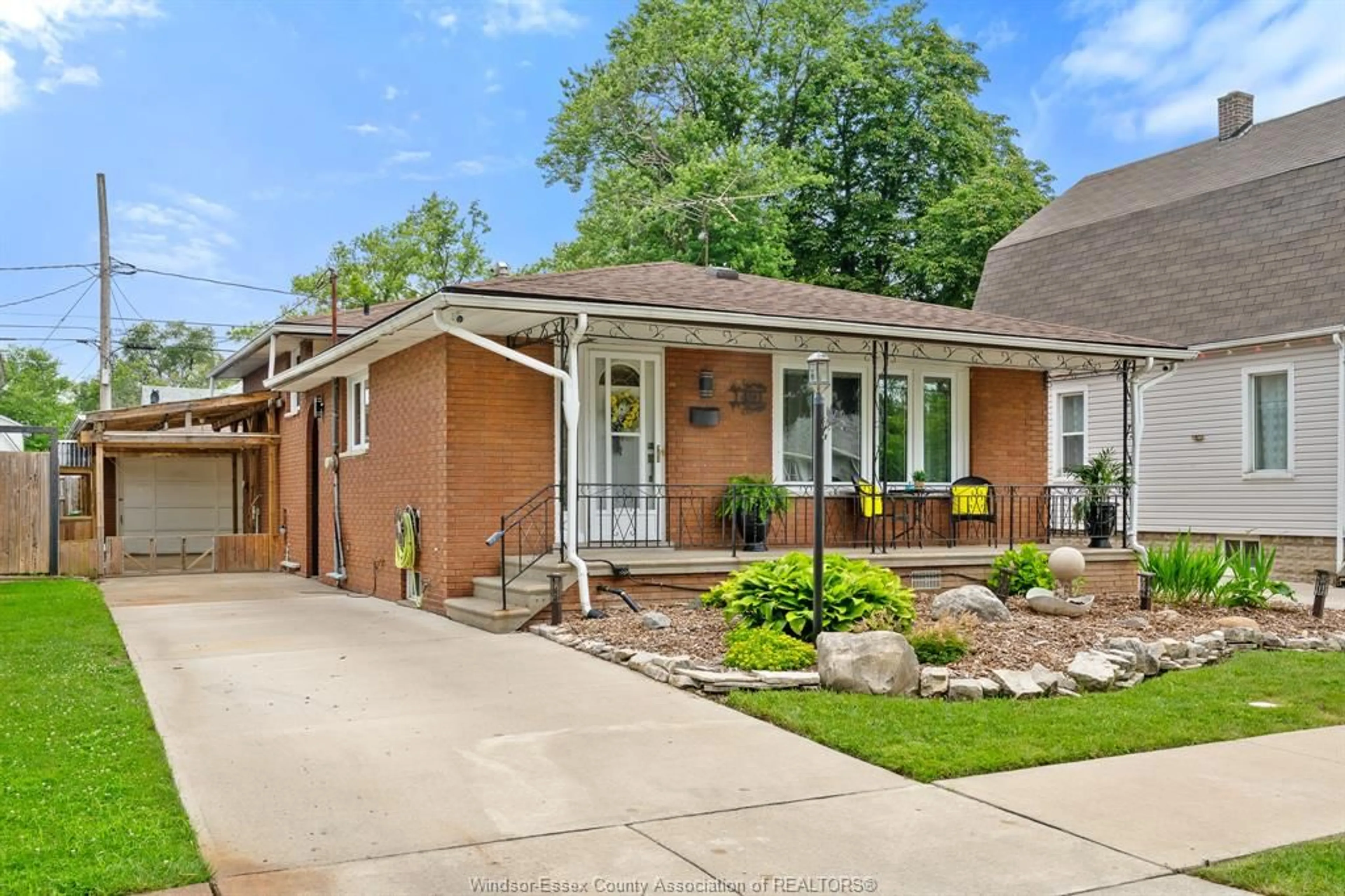 Home with brick exterior material, street for 1491 ELLROSE, Windsor Ontario N8Y 3X4
