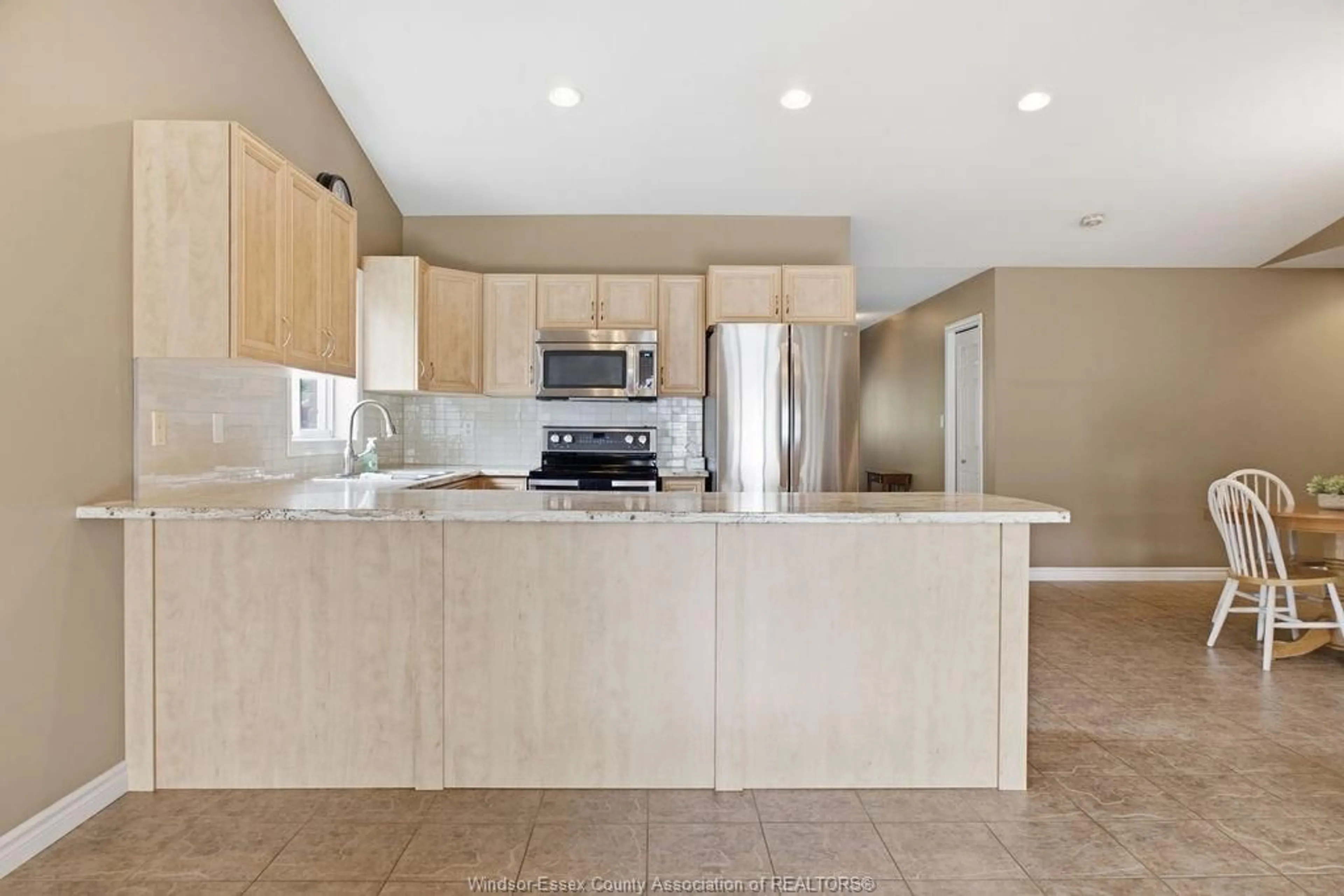 Open concept kitchen, ceramic/tile floor for 1973 VENETIAN Ave, Windsor Ontario N8P 2A1