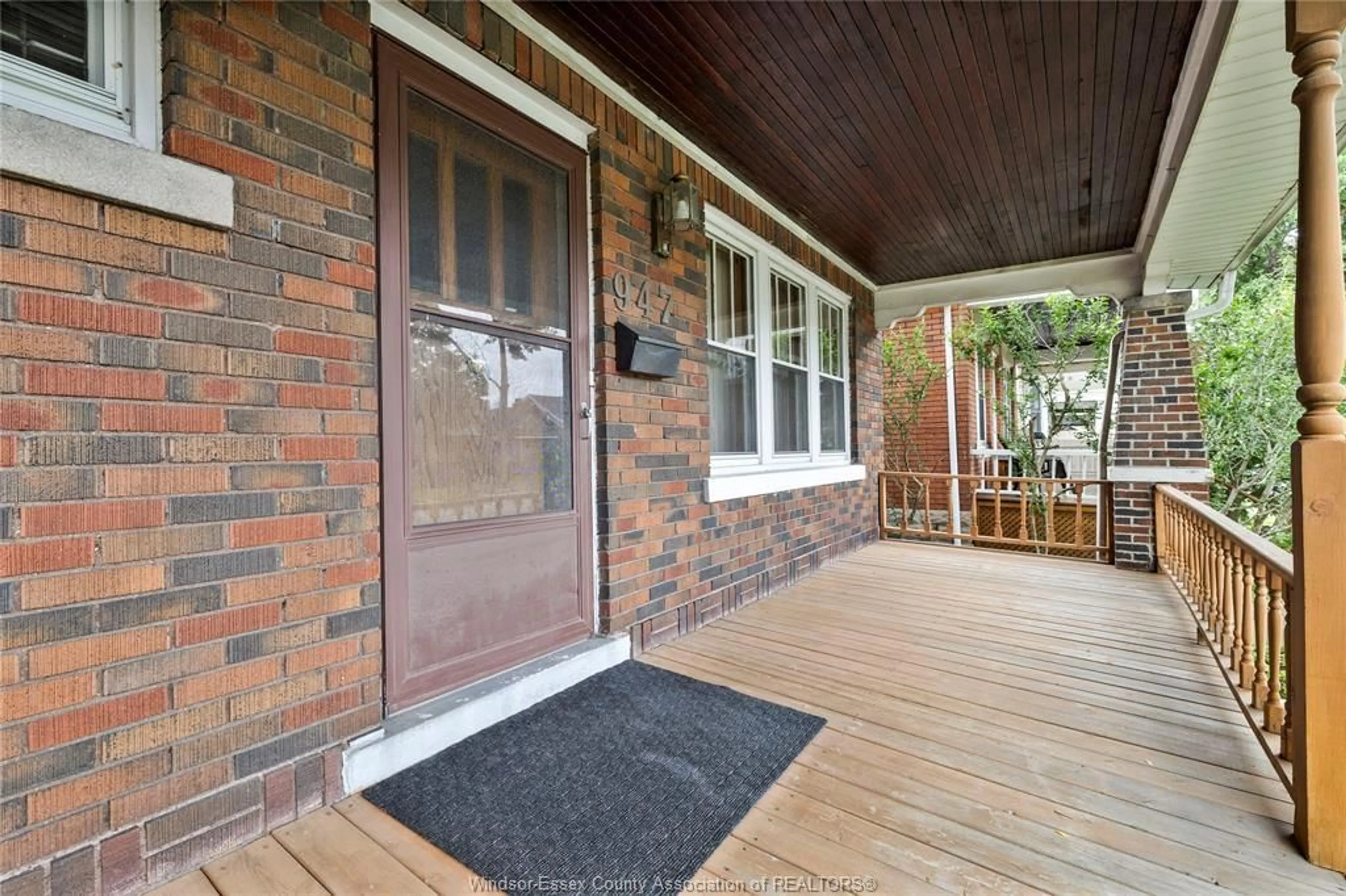Home with brick exterior material, street for 947 BRUCE Ave, Windsor Ontario N9A 4X8