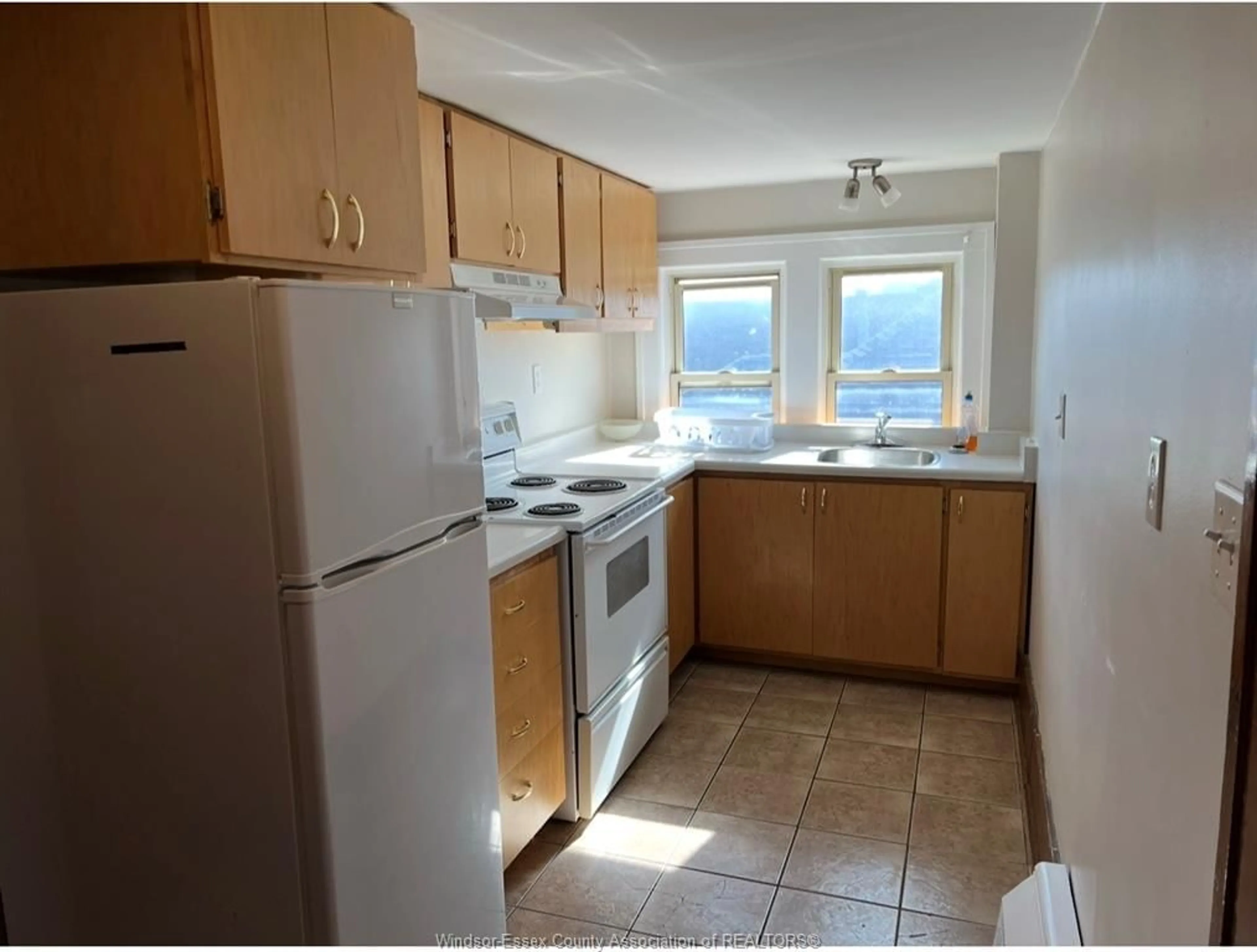 Standard kitchen, unknown for 1278 CHILVER Rd, Windsor Ontario N8Y 2L1