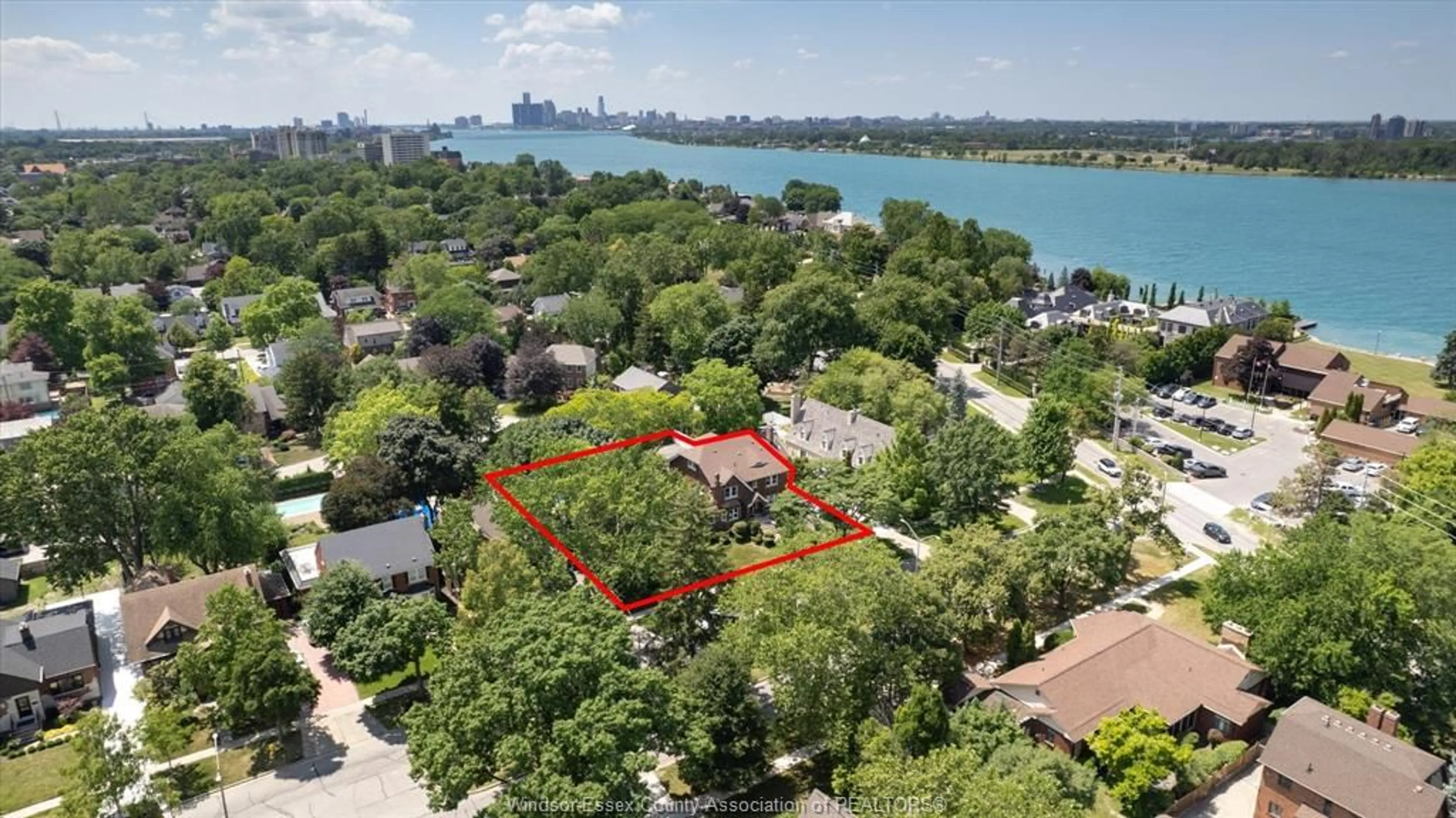 A pic from outside/outdoor area/front of a property/back of a property/a pic from drone, water/lake/river/ocean view for 219 JEFFERSON, Windsor Ontario N8S 2P5