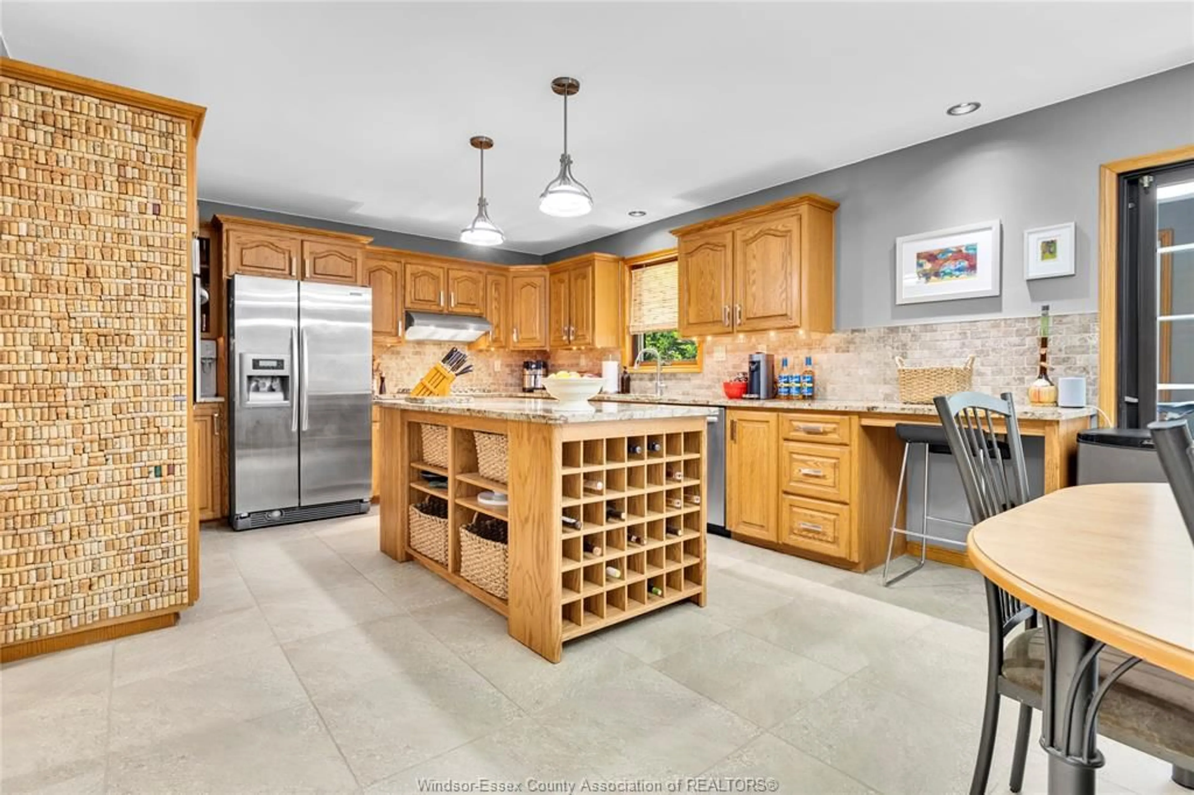 Open concept kitchen, ceramic/tile floor for 490 SHAWN, Tecumseh Ontario N8N 3H8