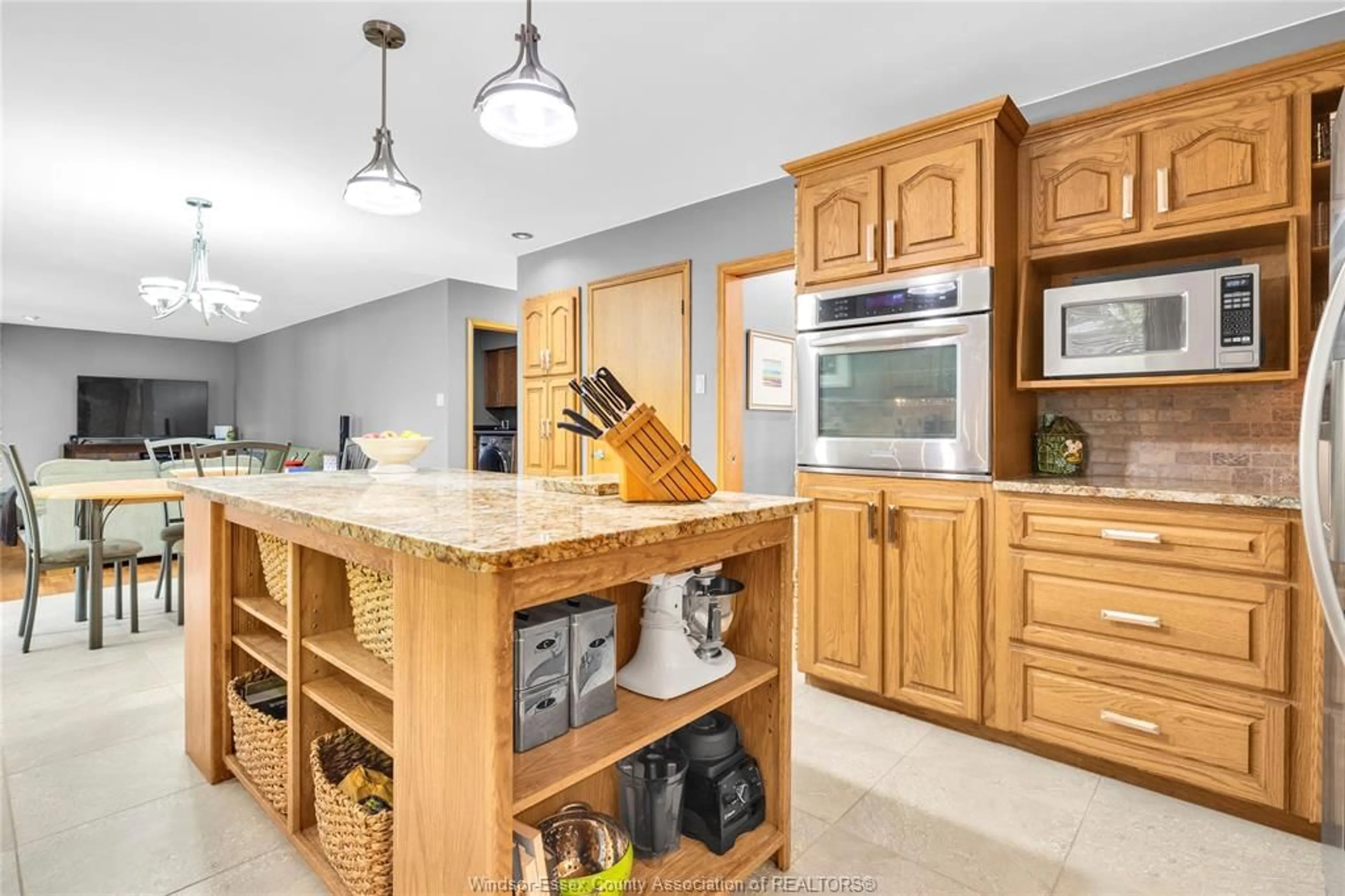 Open concept kitchen, ceramic/tile floor for 490 SHAWN, Tecumseh Ontario N8N 3H8