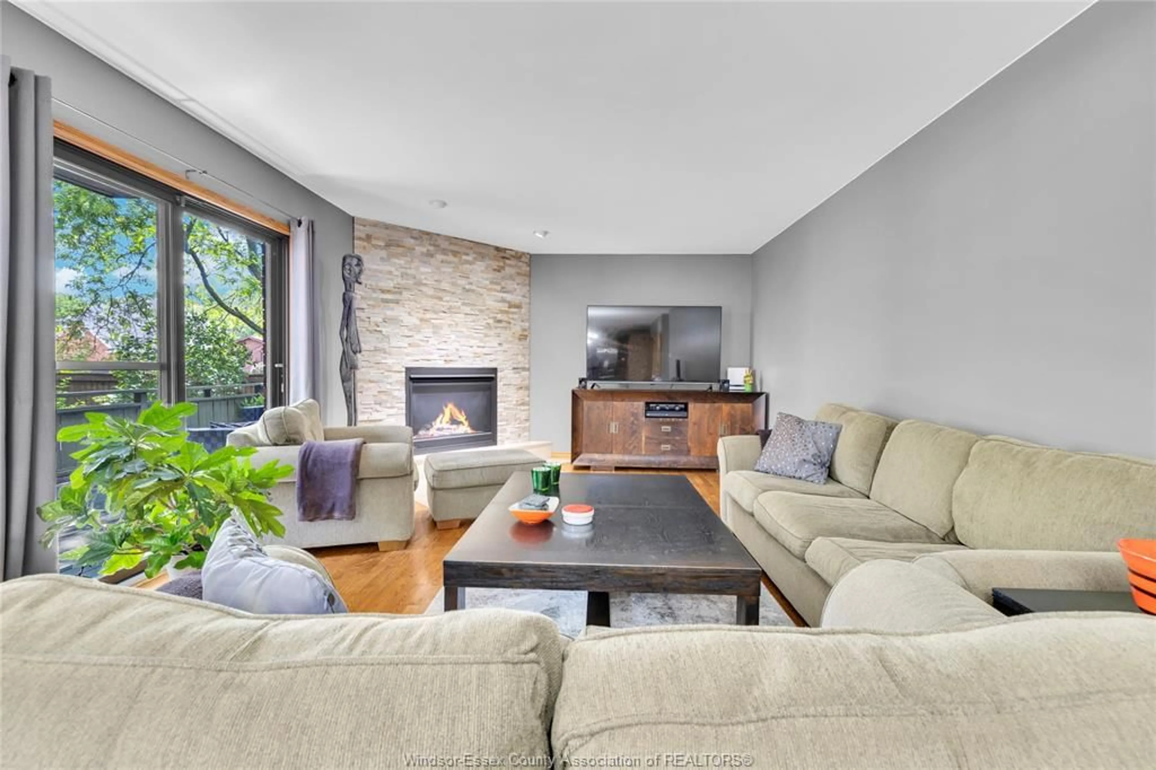 Living room with furniture, unknown for 490 SHAWN, Tecumseh Ontario N8N 3H8