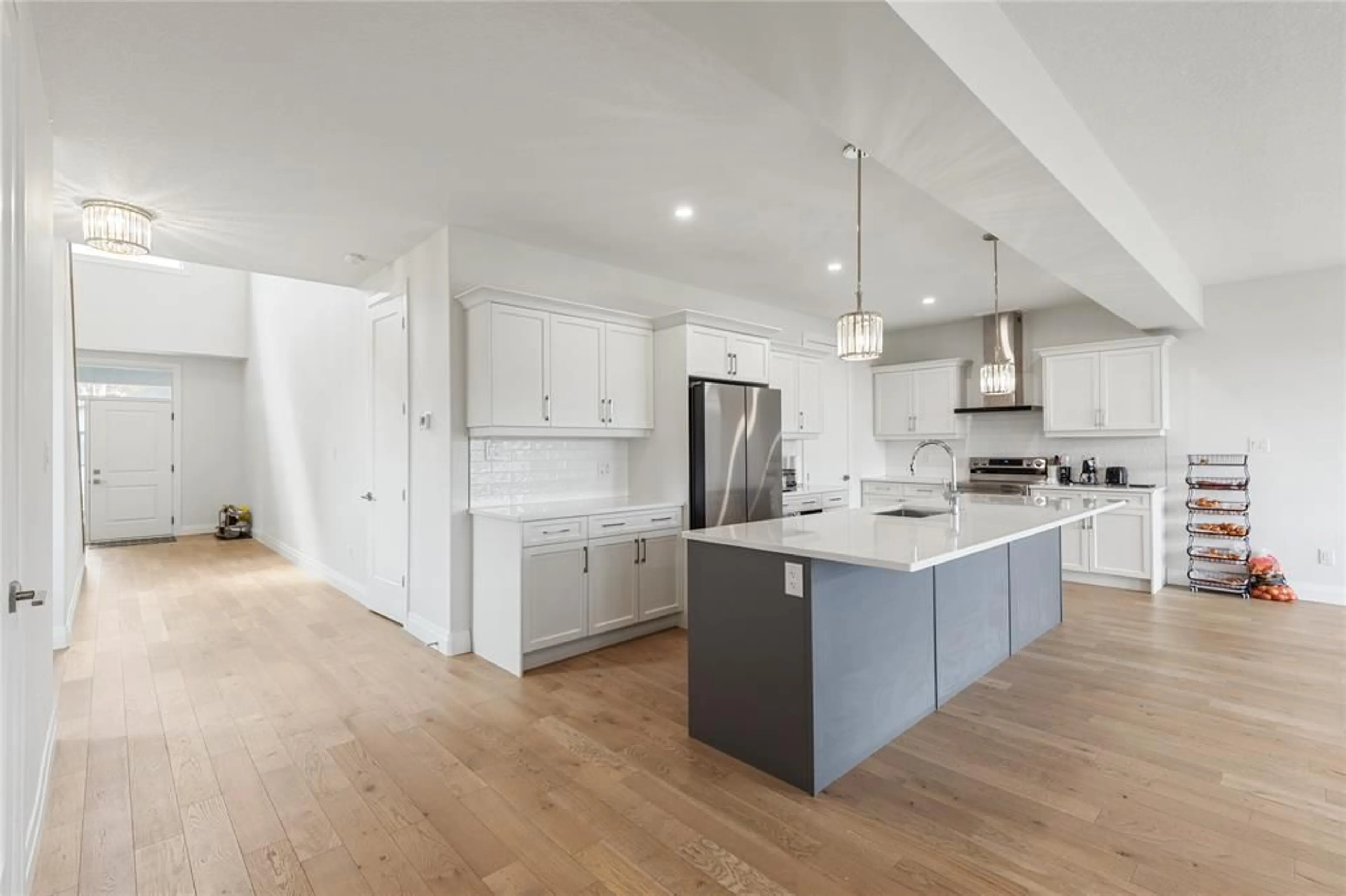 Open concept kitchen, unknown for 608 SWEETBAY Cres, Sarnia Ontario N7S 0A8
