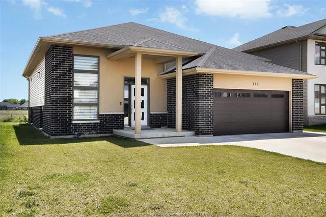 111 KINGSBRIDGE Dr, Amherstburg 2