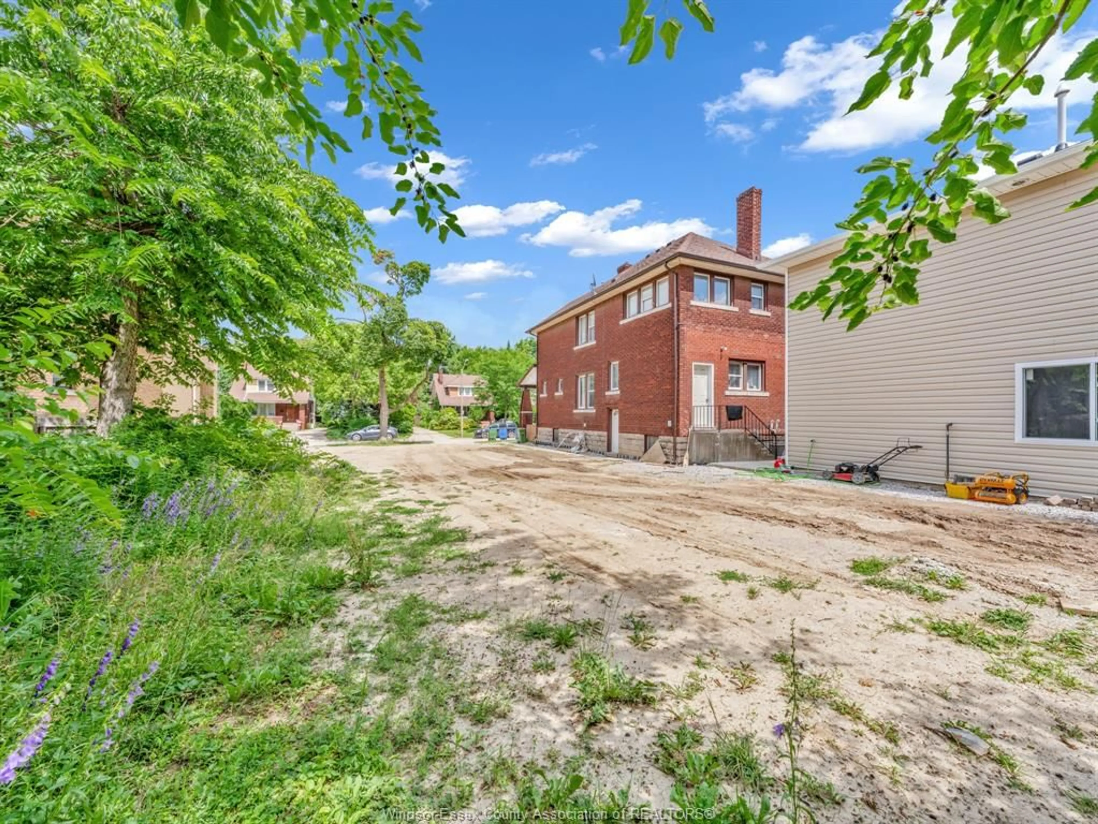 A pic from outside/outdoor area/front of a property/back of a property/a pic from drone, street for 421 PARTINGTON Ave, Windsor Ontario N8W 3S1