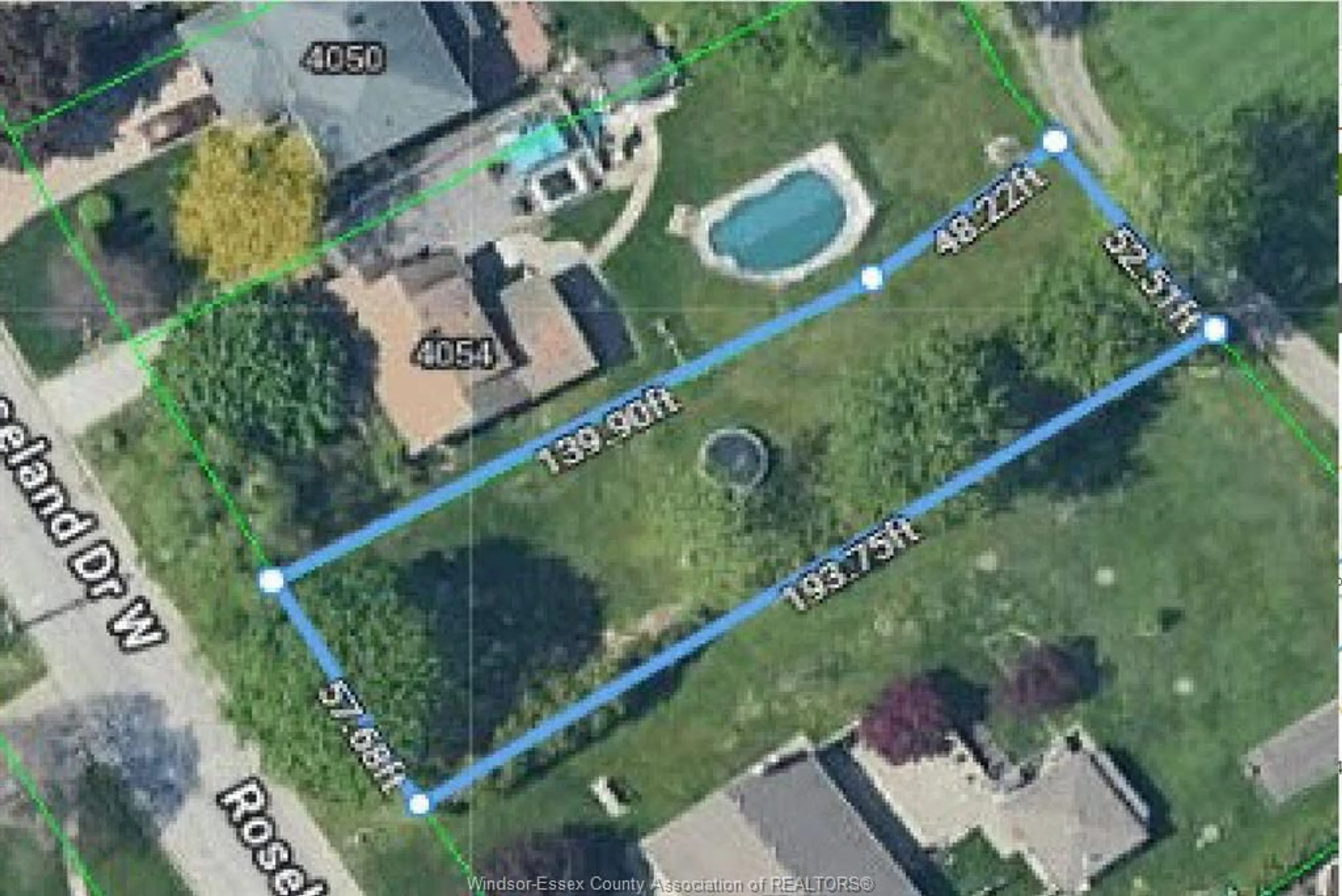 A pic from outside/outdoor area/front of a property/back of a property/a pic from drone, street for V/L ROSELAND Dr, Windsor Ontario N0R 1L0