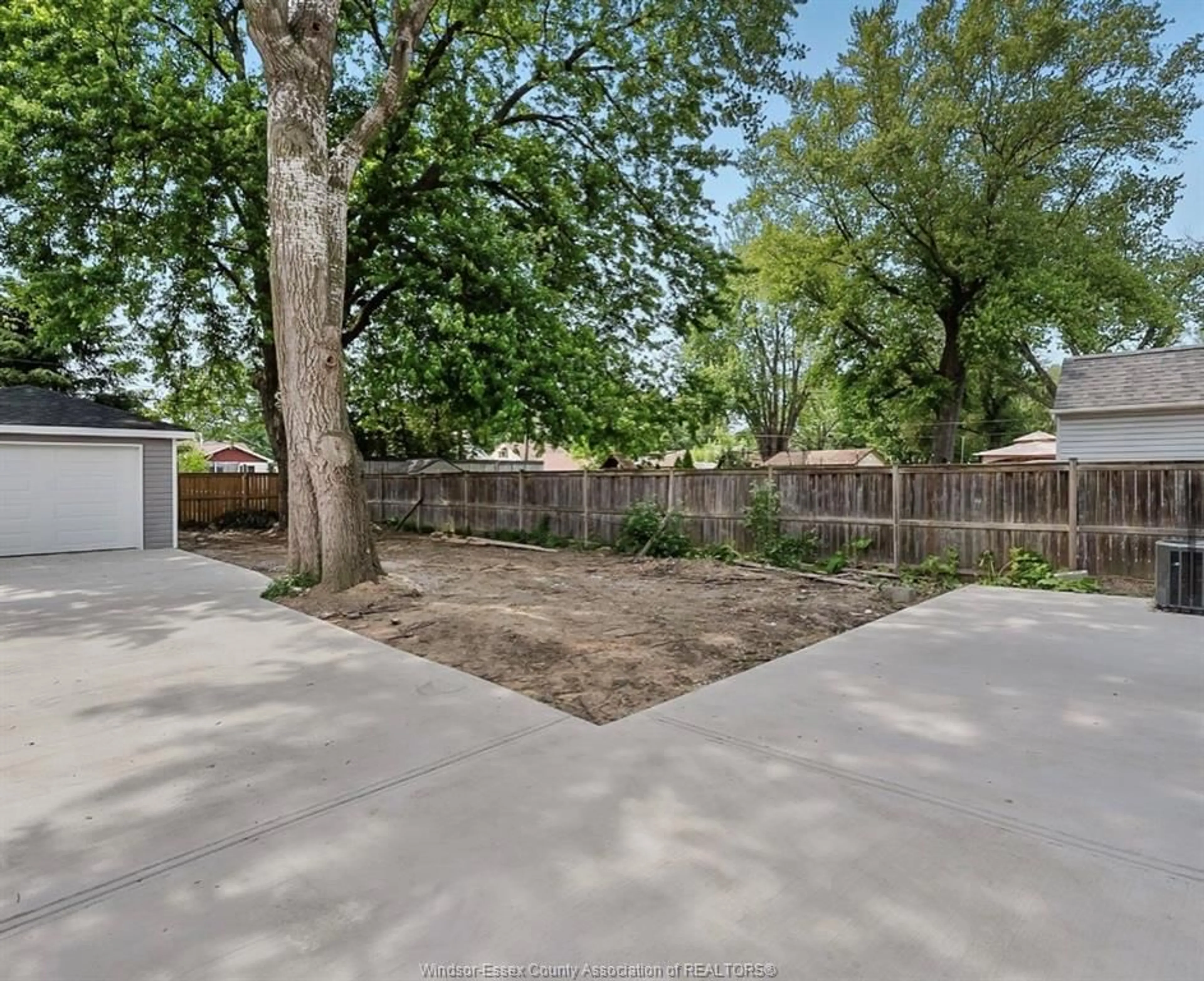 Patio, street for 1979 BUCKINGHAM, Windsor Ontario N8T 2A9