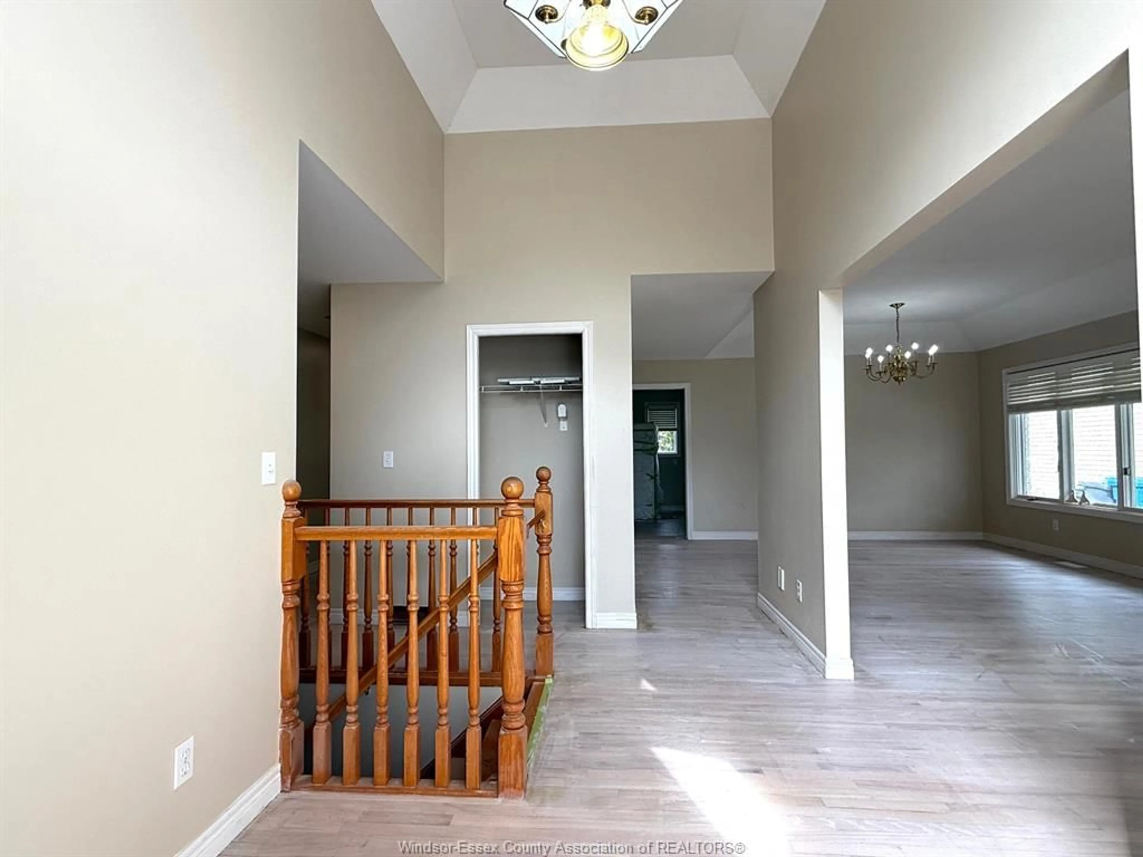 Indoor foyer for 660 CARUSO, Windsor Ontario N9G 2M6