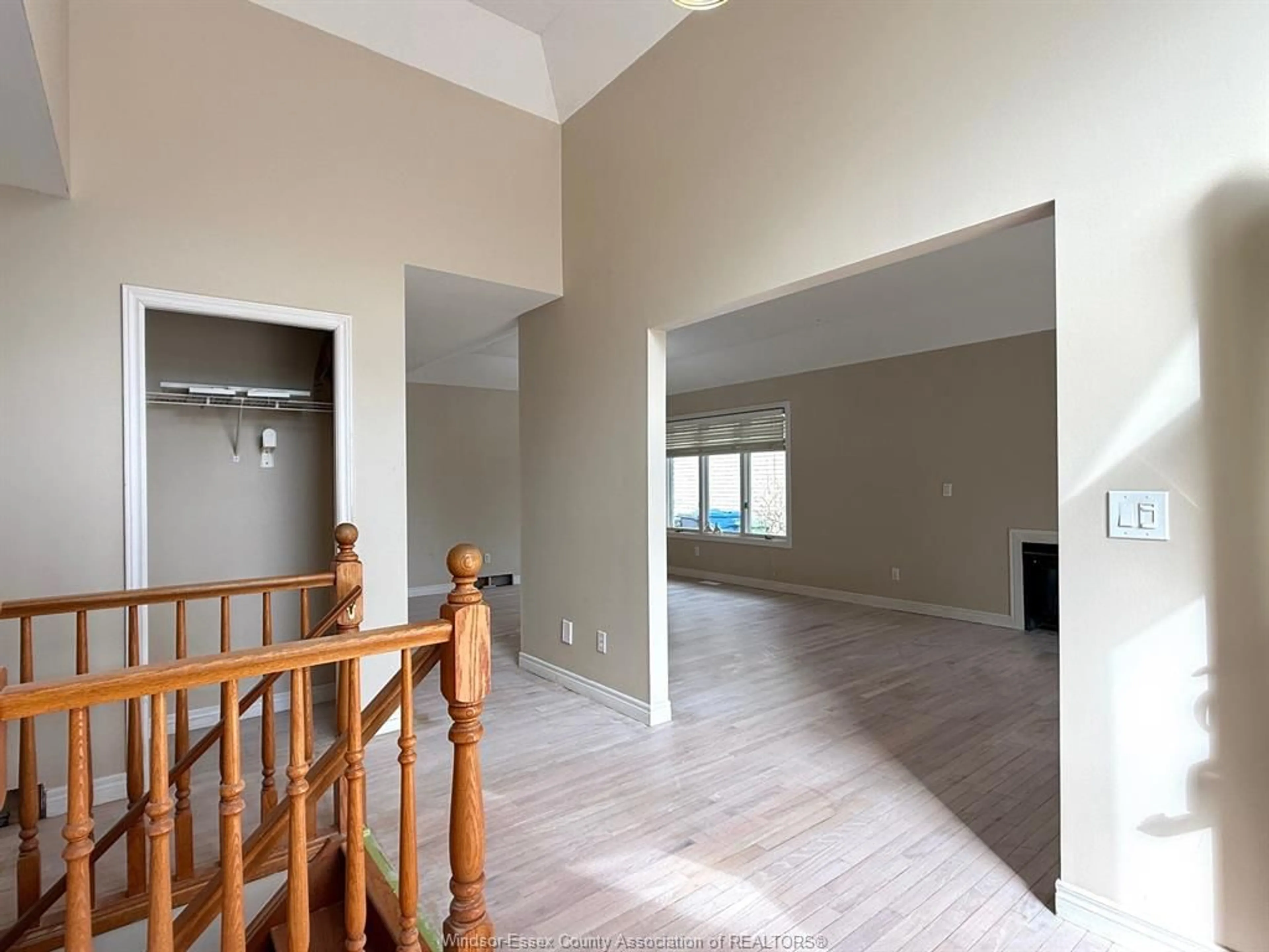 Indoor foyer for 660 CARUSO, Windsor Ontario N9G 2M6
