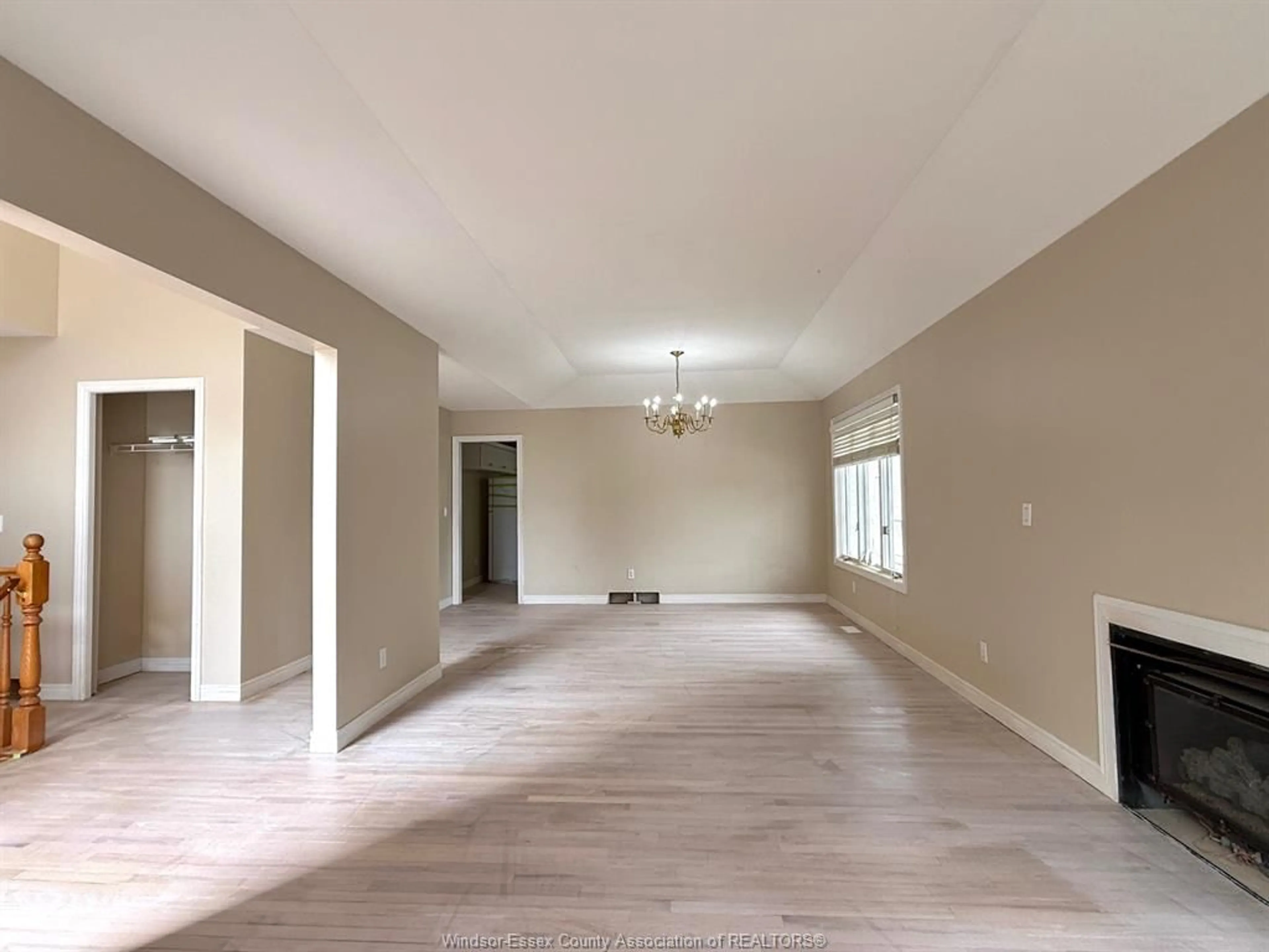 A pic of a room for 660 CARUSO, Windsor Ontario N9G 2M6