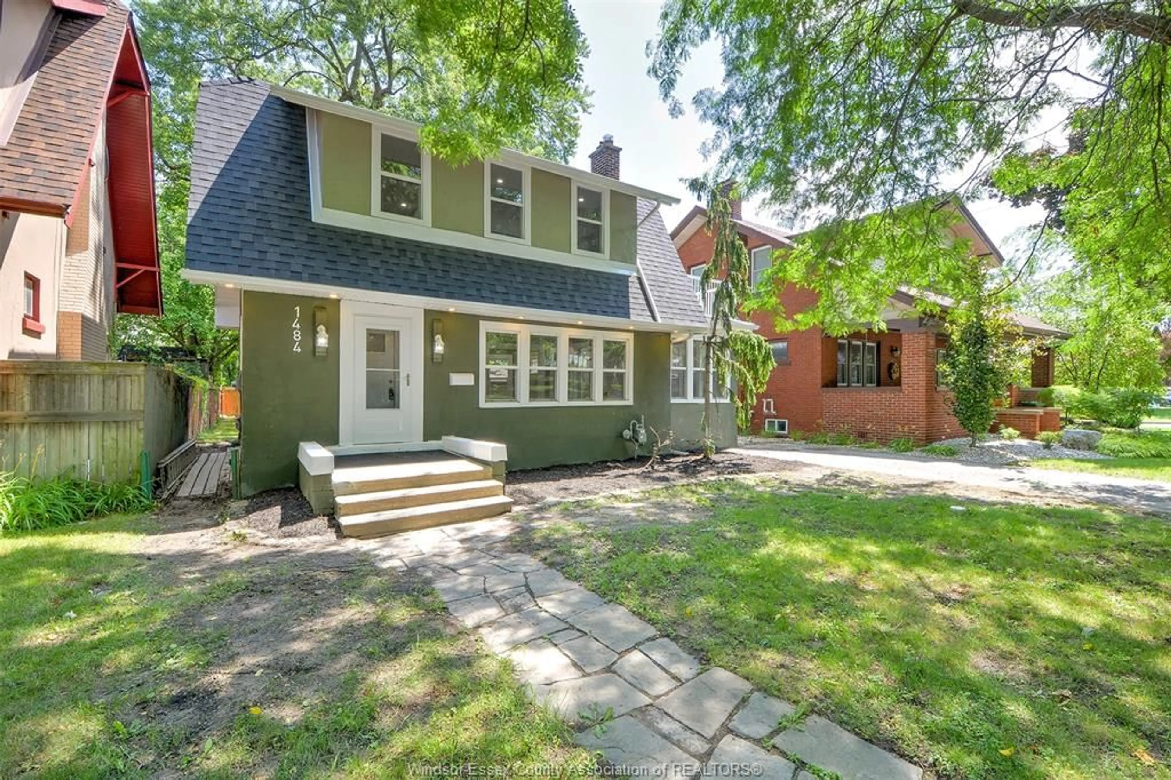 Home with brick exterior material, street for 1484 VICTORIA Ave, Windsor Ontario N8X 1P3