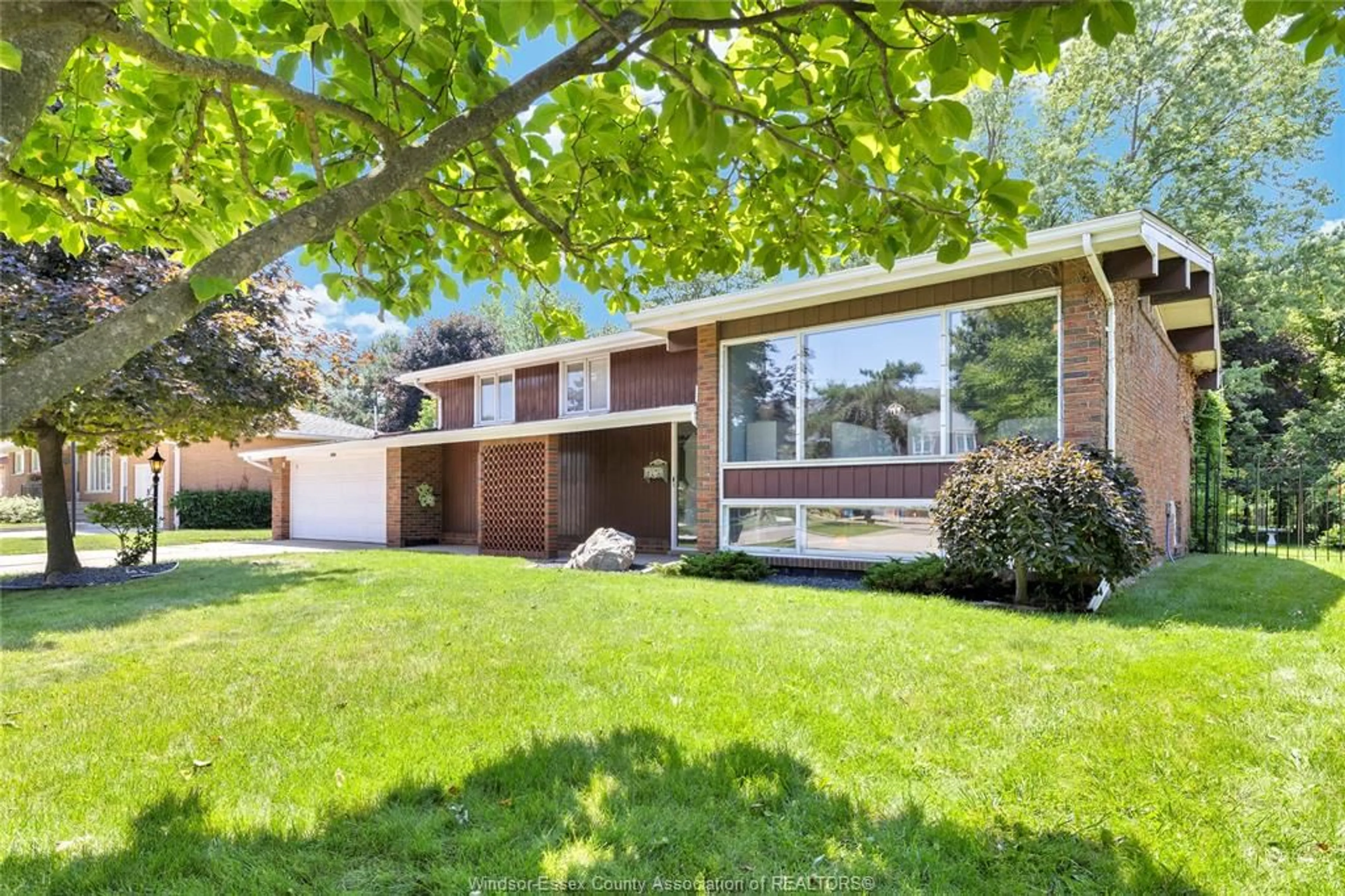 Home with brick exterior material, street for 2849 BYNG Rd, Windsor Ontario N8W 3G5