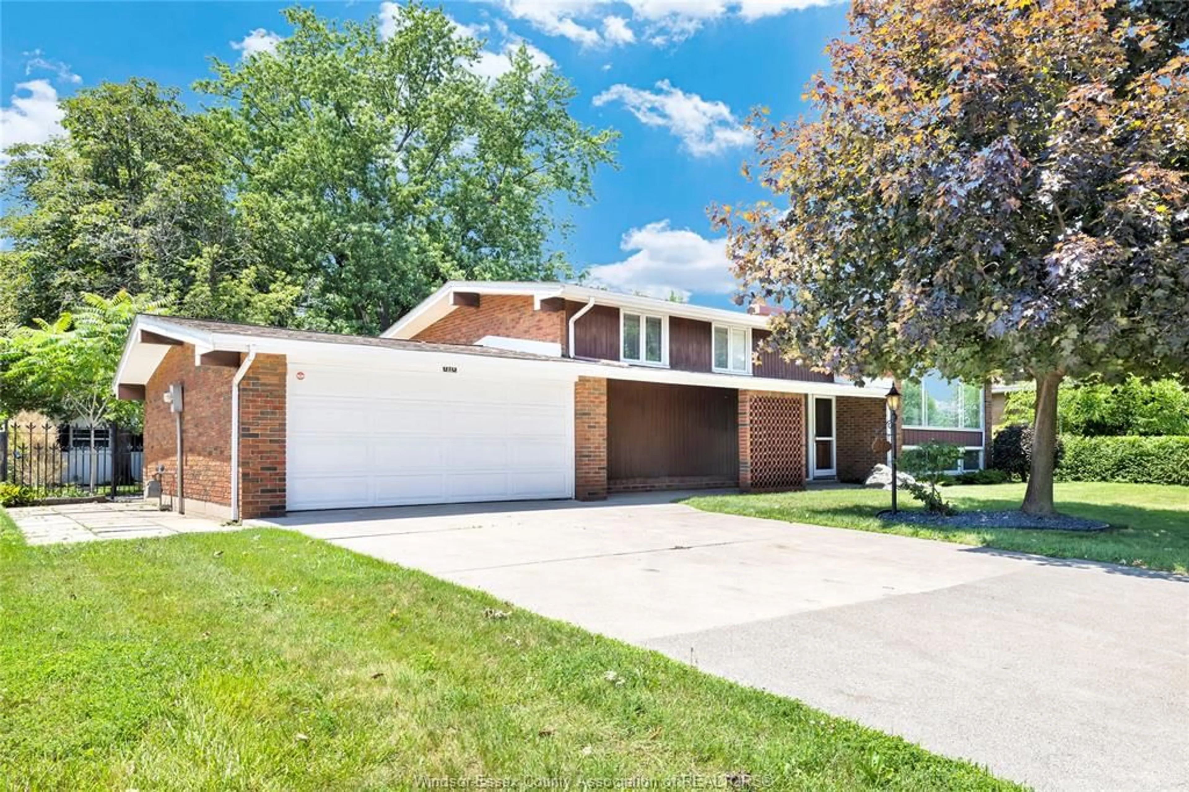Home with brick exterior material, street for 2849 BYNG Rd, Windsor Ontario N8W 3G5
