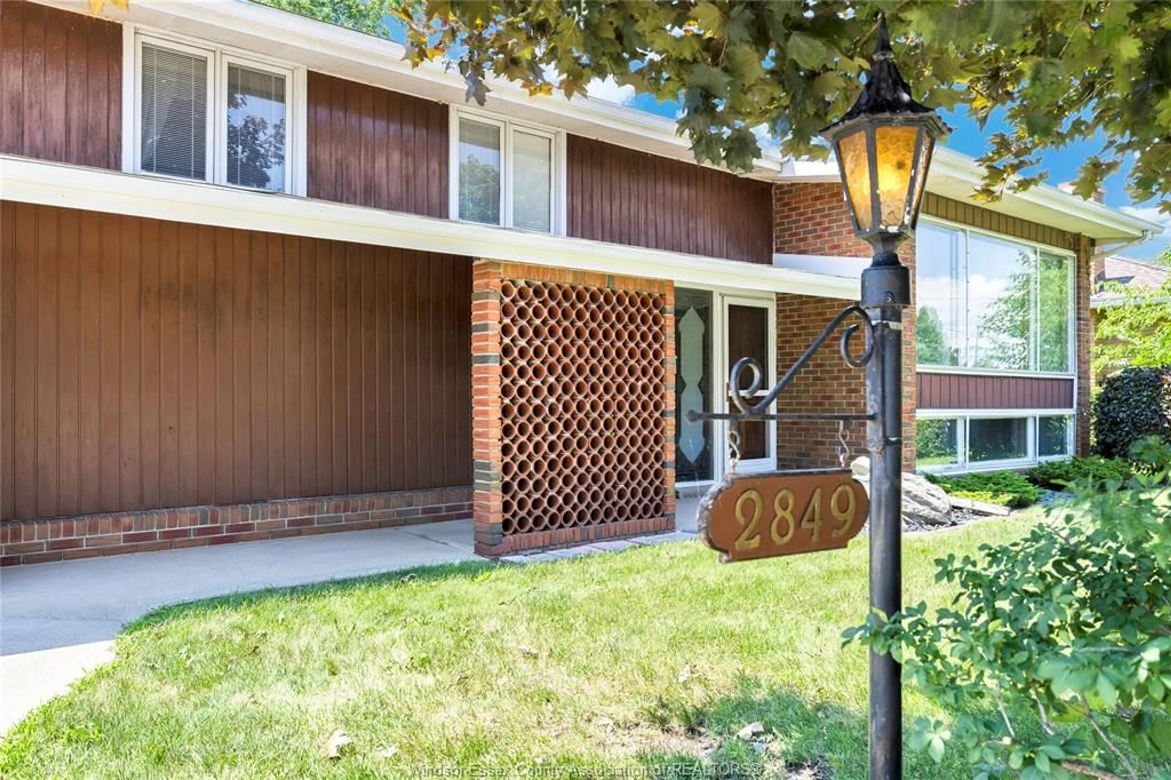 Home with brick exterior material, street for 2849 BYNG Rd, Windsor Ontario N8W 3G5