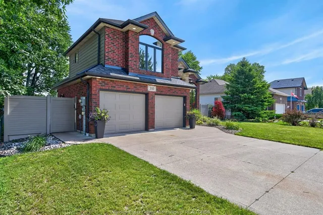 355 SACRED HEART Dr, LaSalle 2