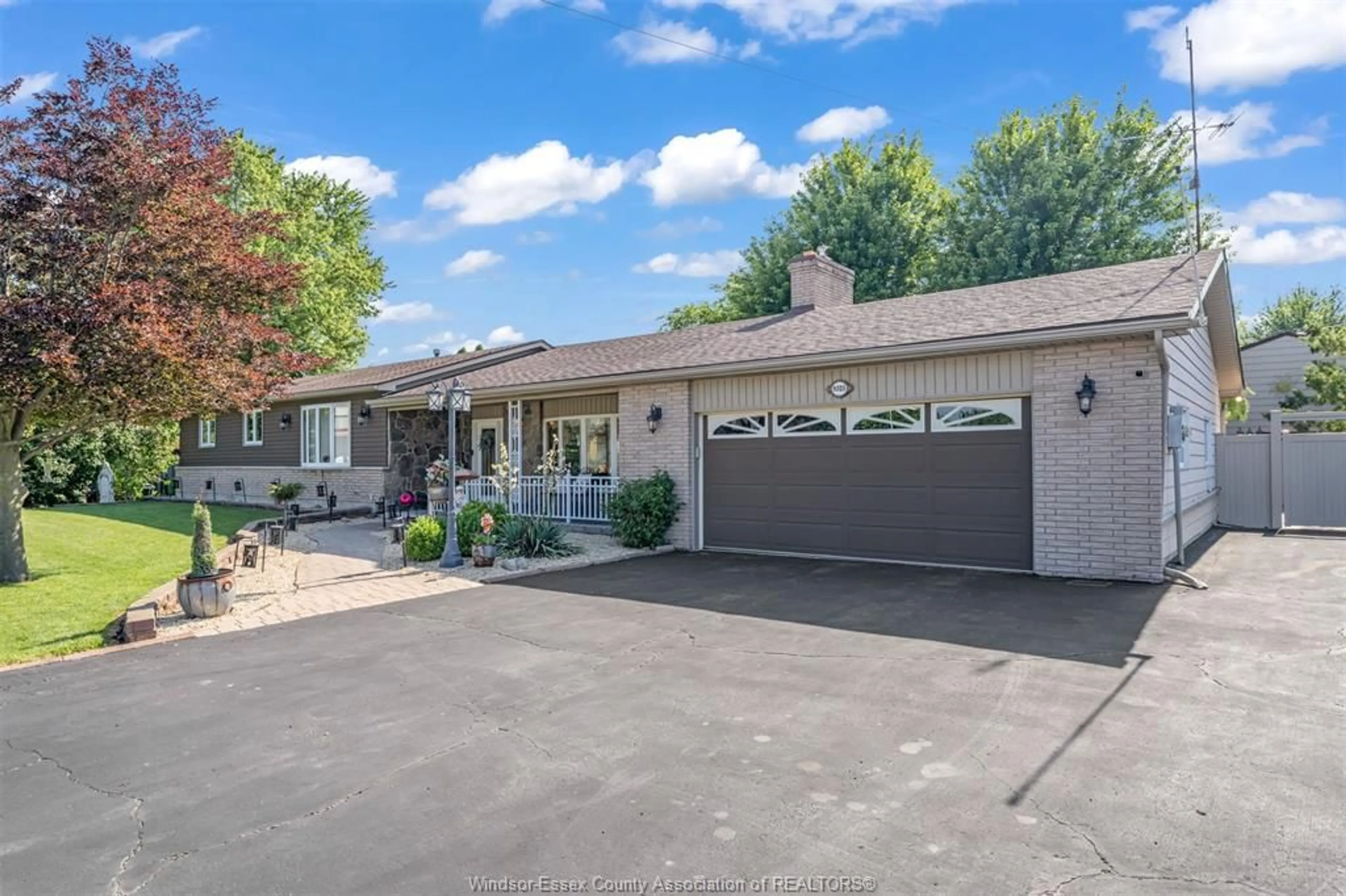 A pic from outside/outdoor area/front of a property/back of a property/a pic from drone, street for 9525 WALKER Rd, McGregor Ontario N0R 1J0