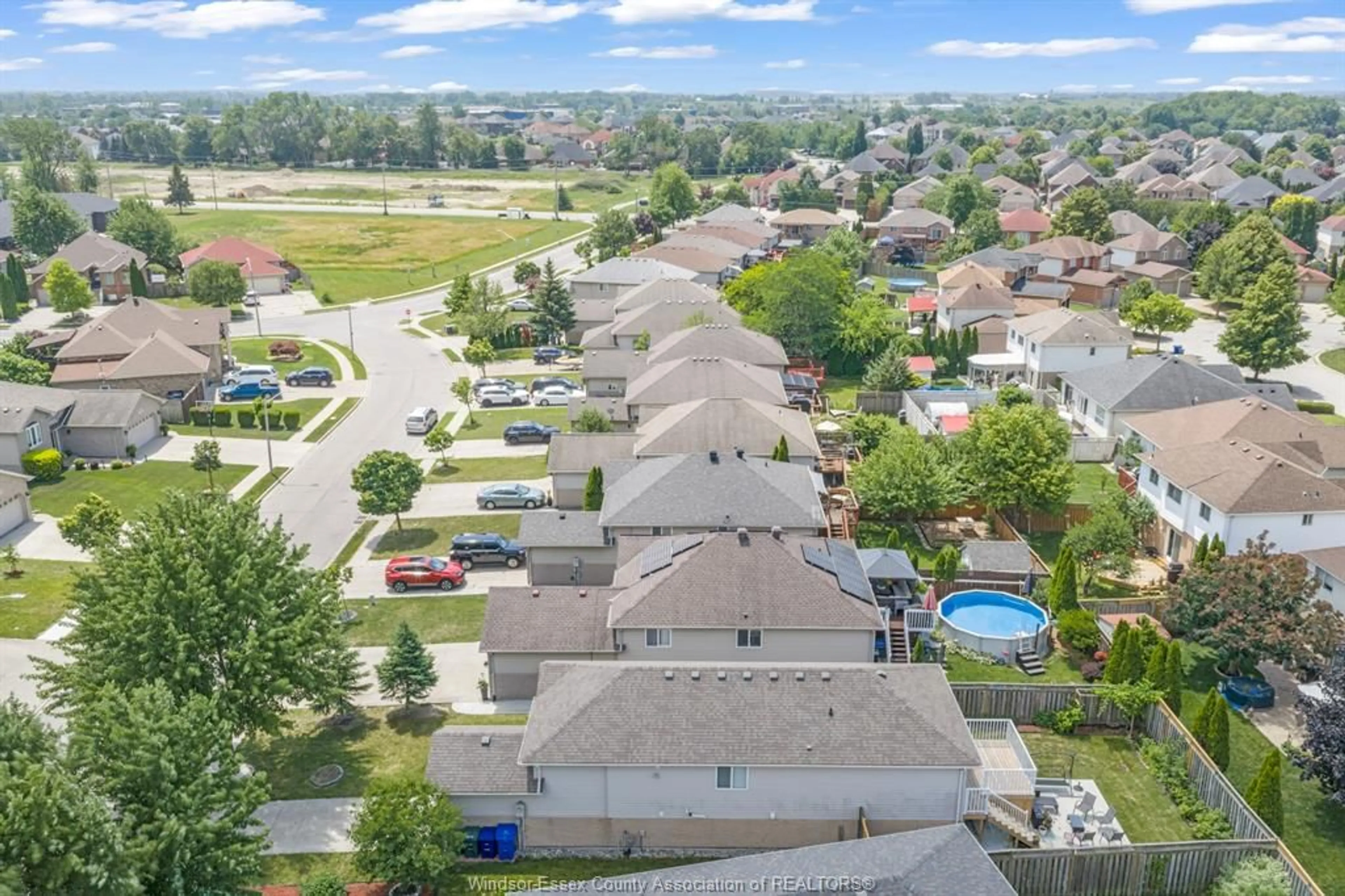A pic from outside/outdoor area/front of a property/back of a property/a pic from drone, unknown for 1039 SILVERDALE, Windsor Ontario N9G 2R9
