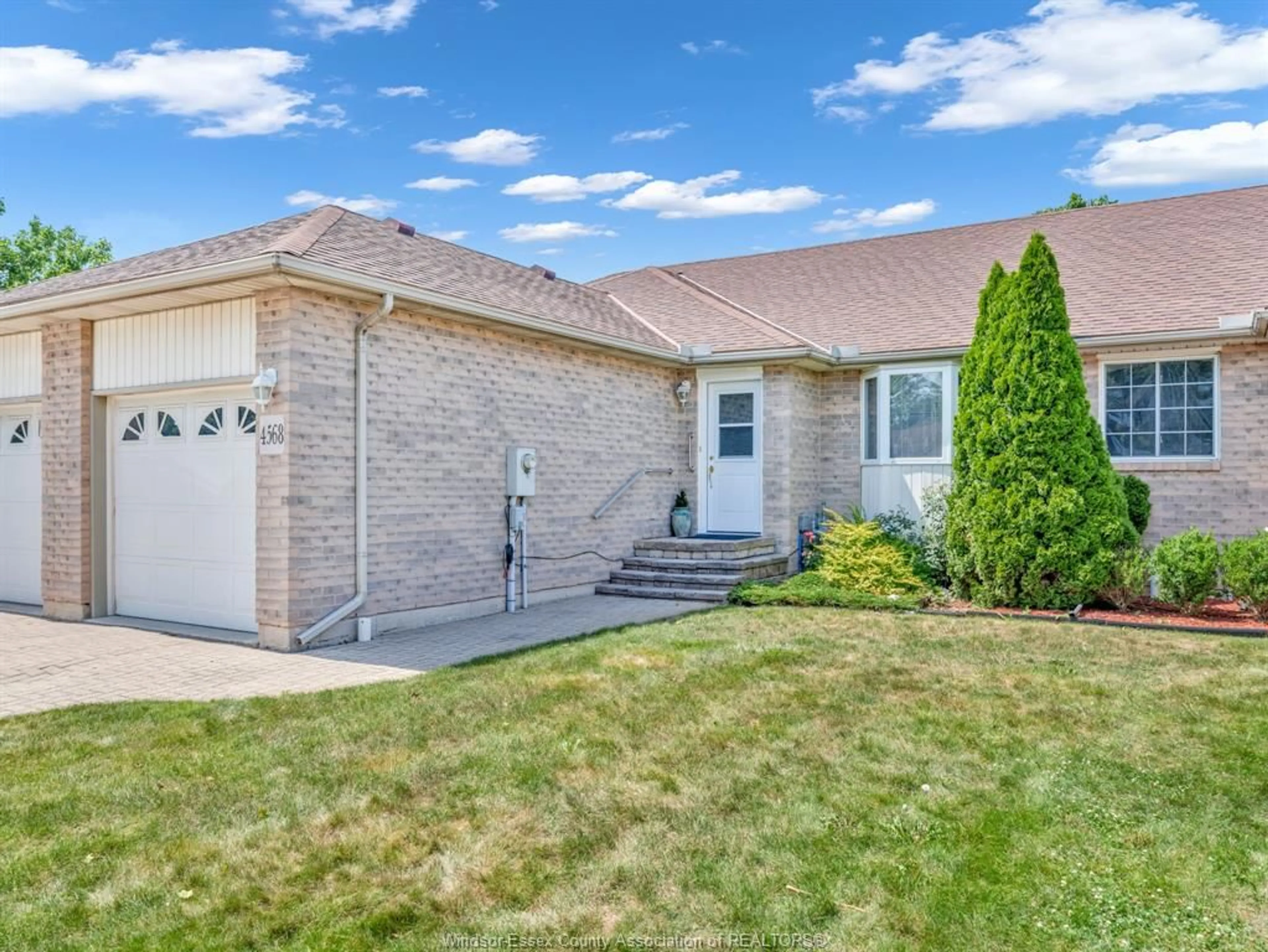 Home with vinyl exterior material, street for 4568 BROTHER'S COURT, Windsor Ontario N9G 2W1