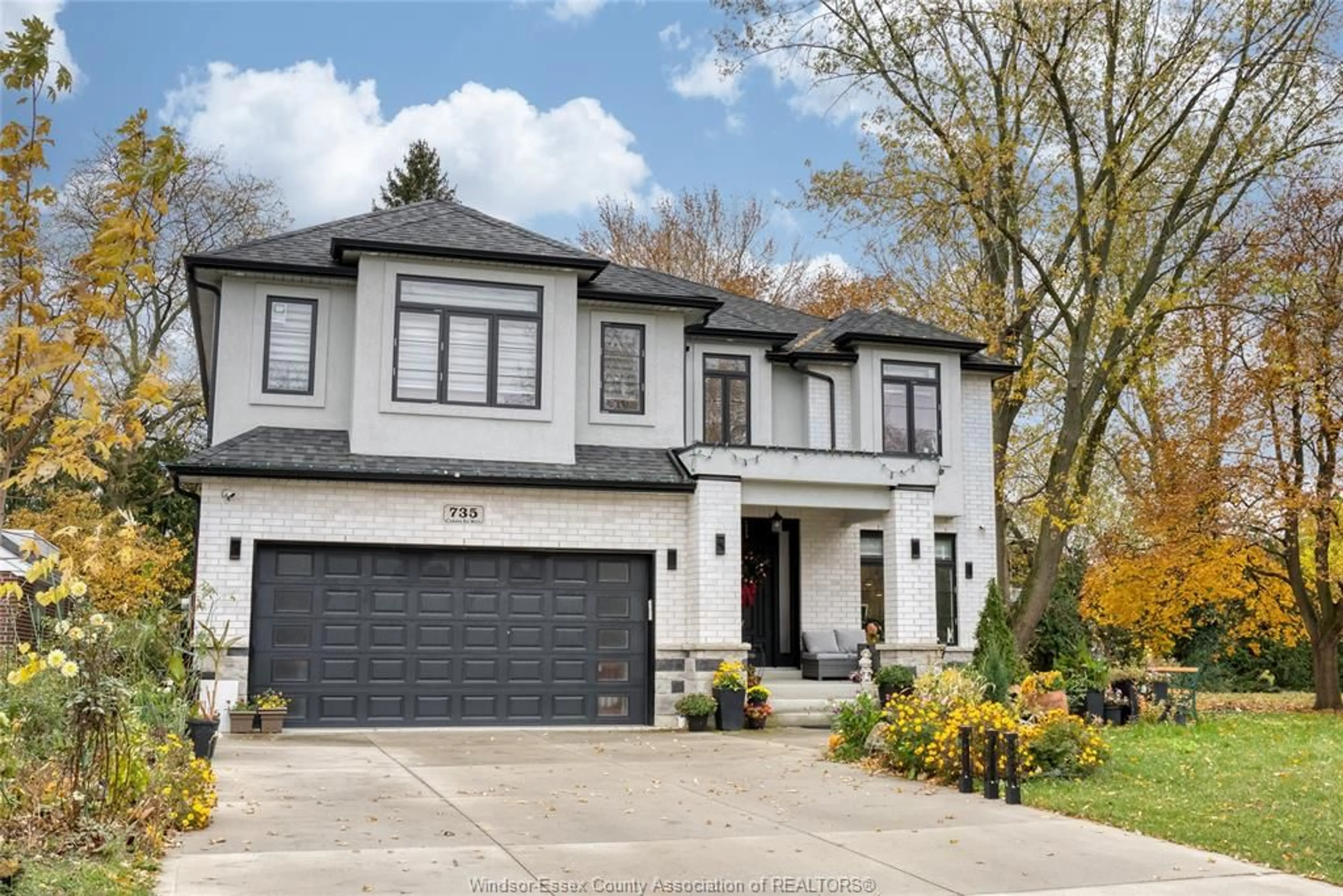 Home with brick exterior material, street for 735 CABANA Rd, Windsor Ontario N9G 1B5