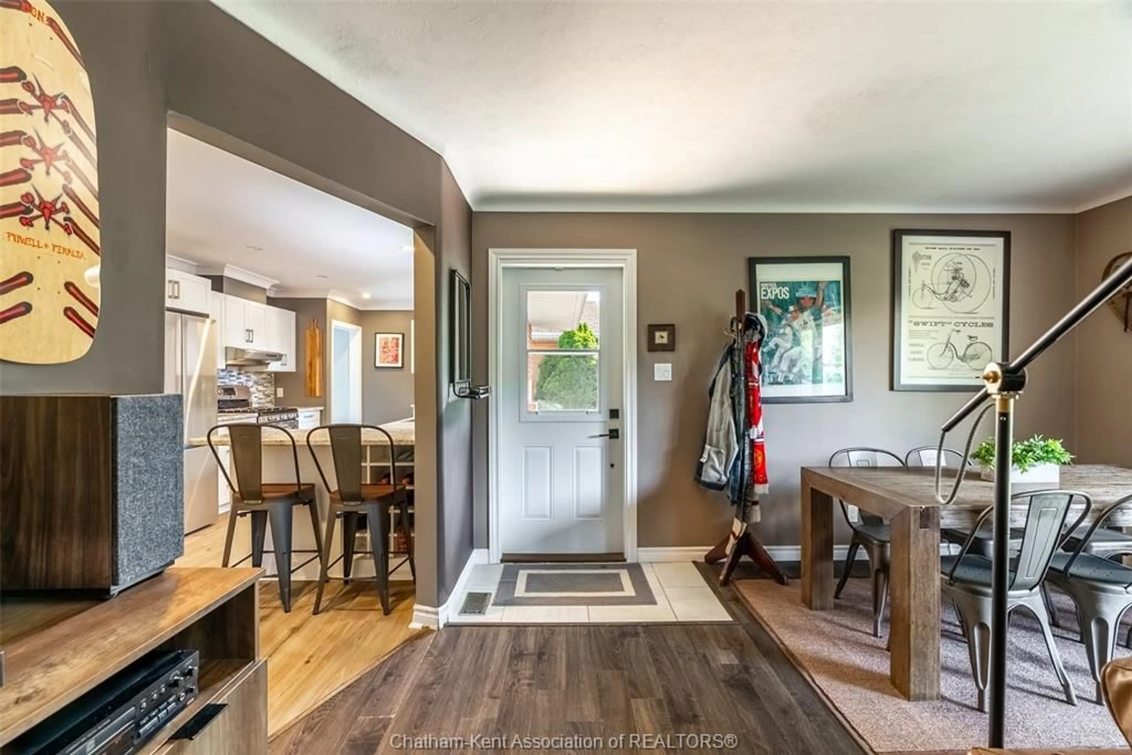 Indoor entryway for 71 McFarlane Dr, Chatham Ontario N7L 2K3