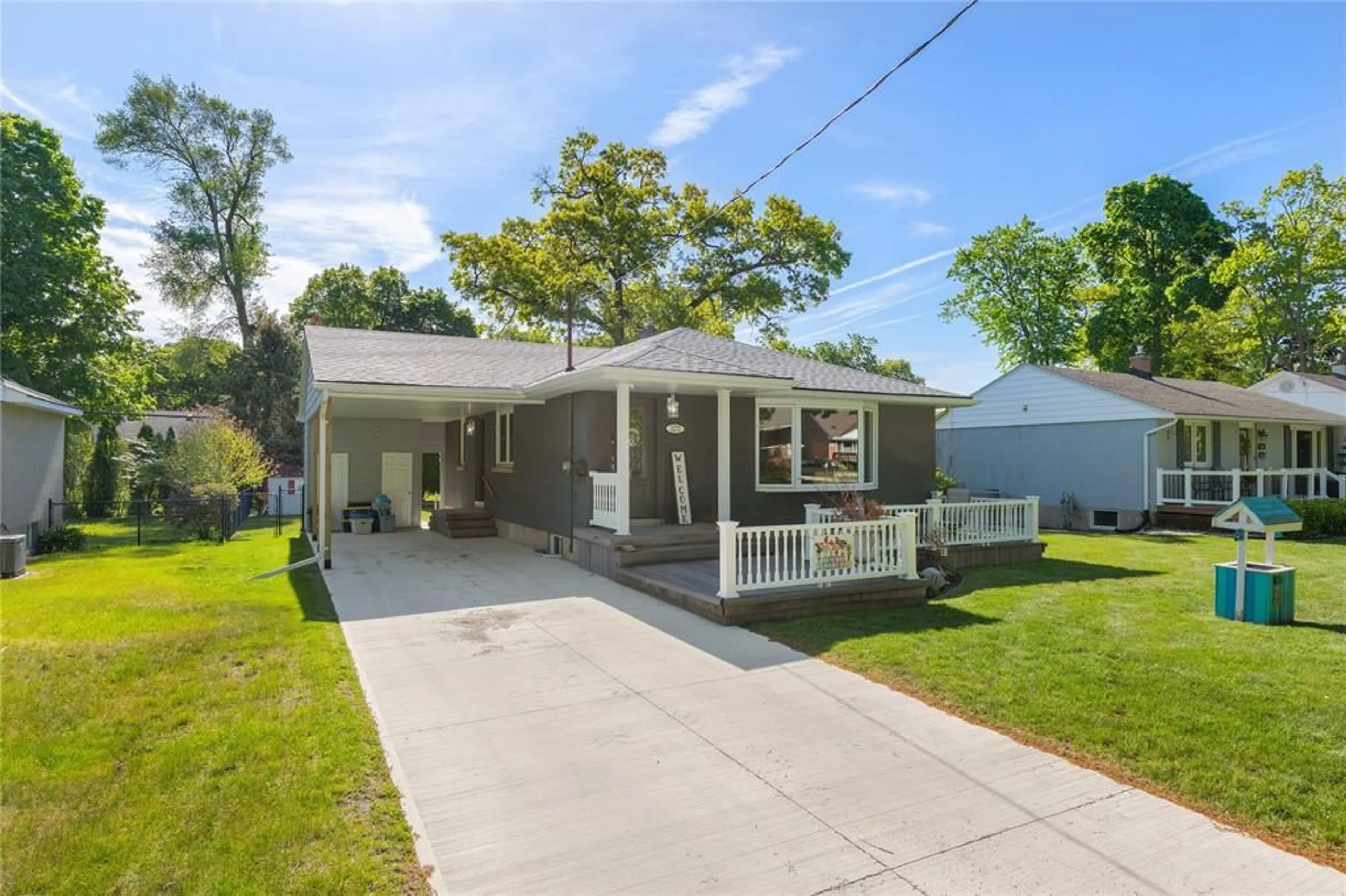 Home with vinyl exterior material, street for 1272 CORAL Way, Sarnia Ontario N7V 3R8