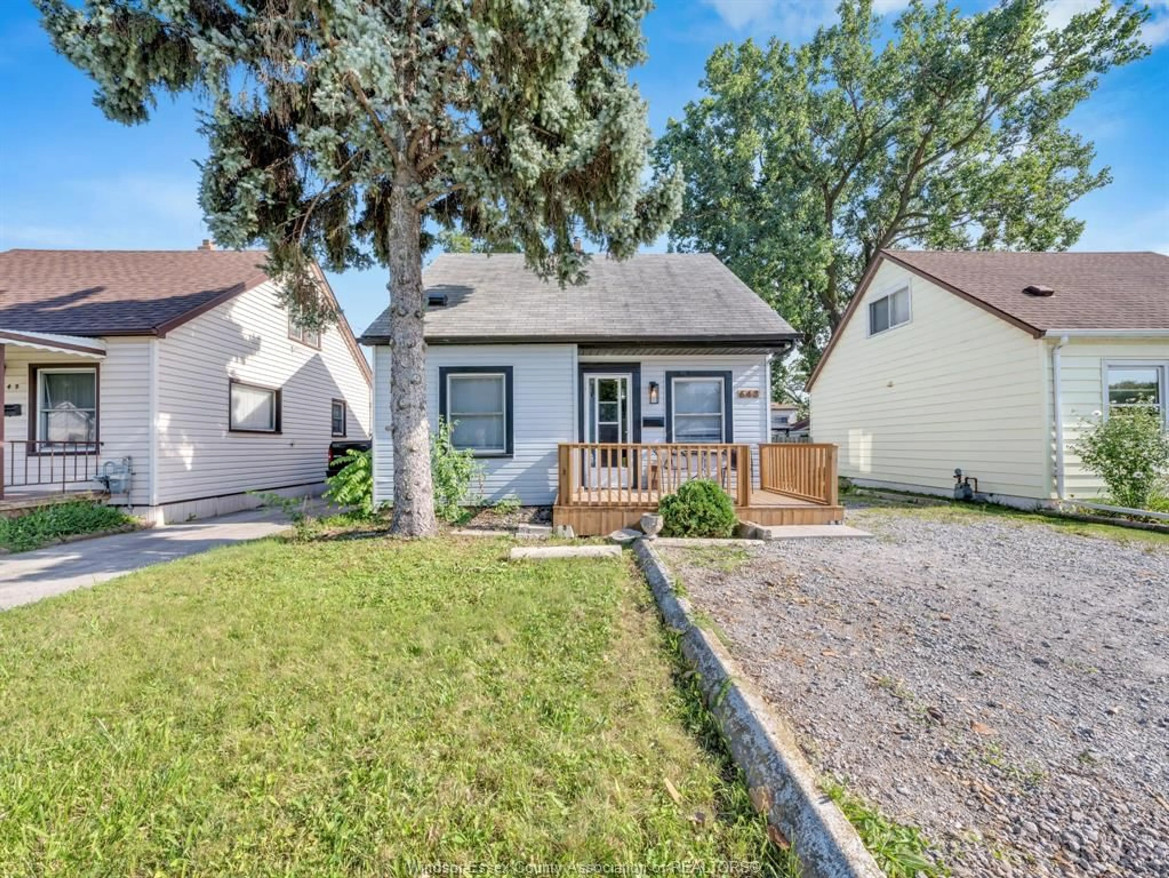 Unknown for 643 CHARLES St, Windsor Ontario N8X 3G6