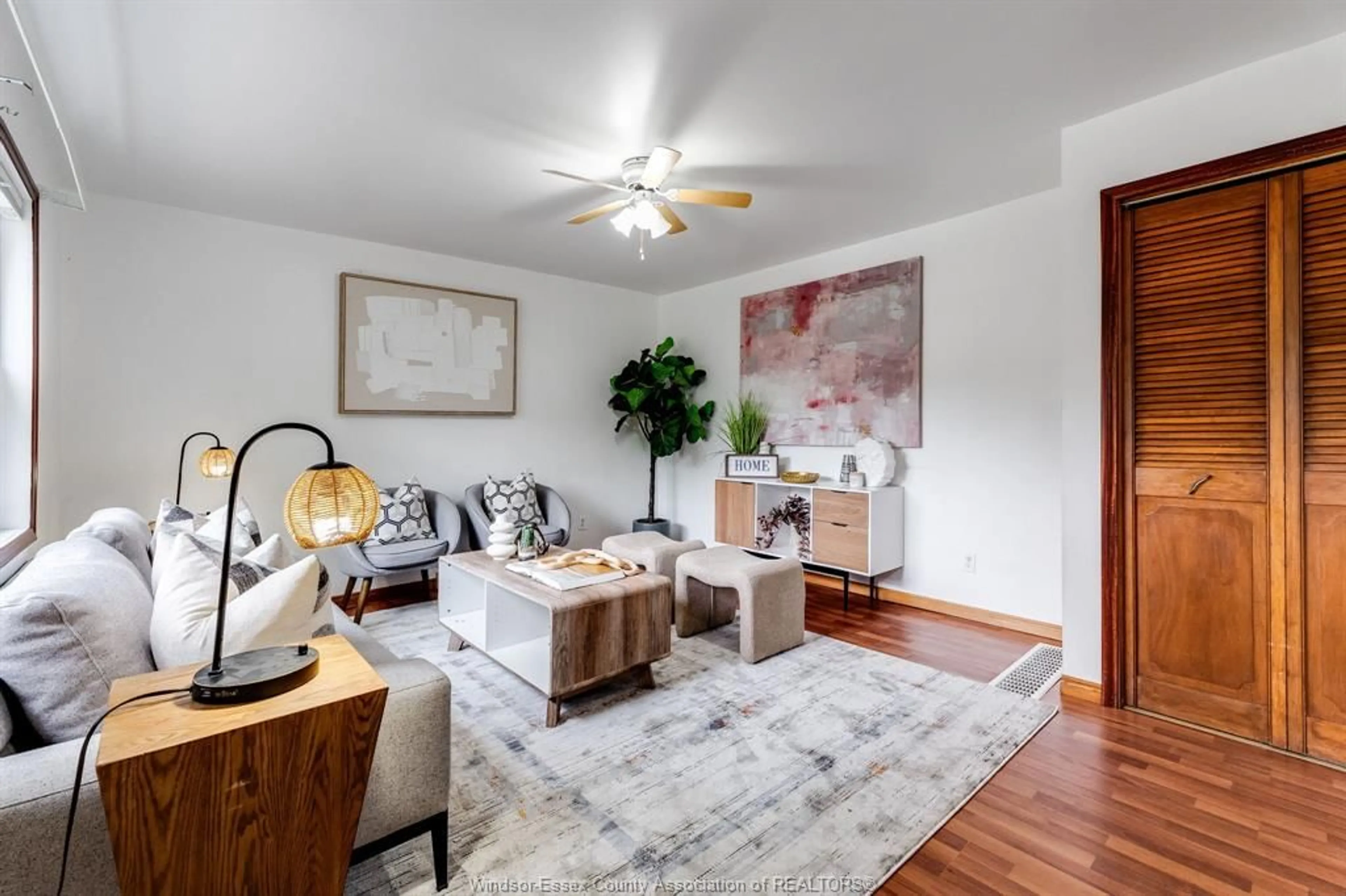 Living room with furniture, unknown for 13 Poplar St, Leamington Ontario N8H 3L3