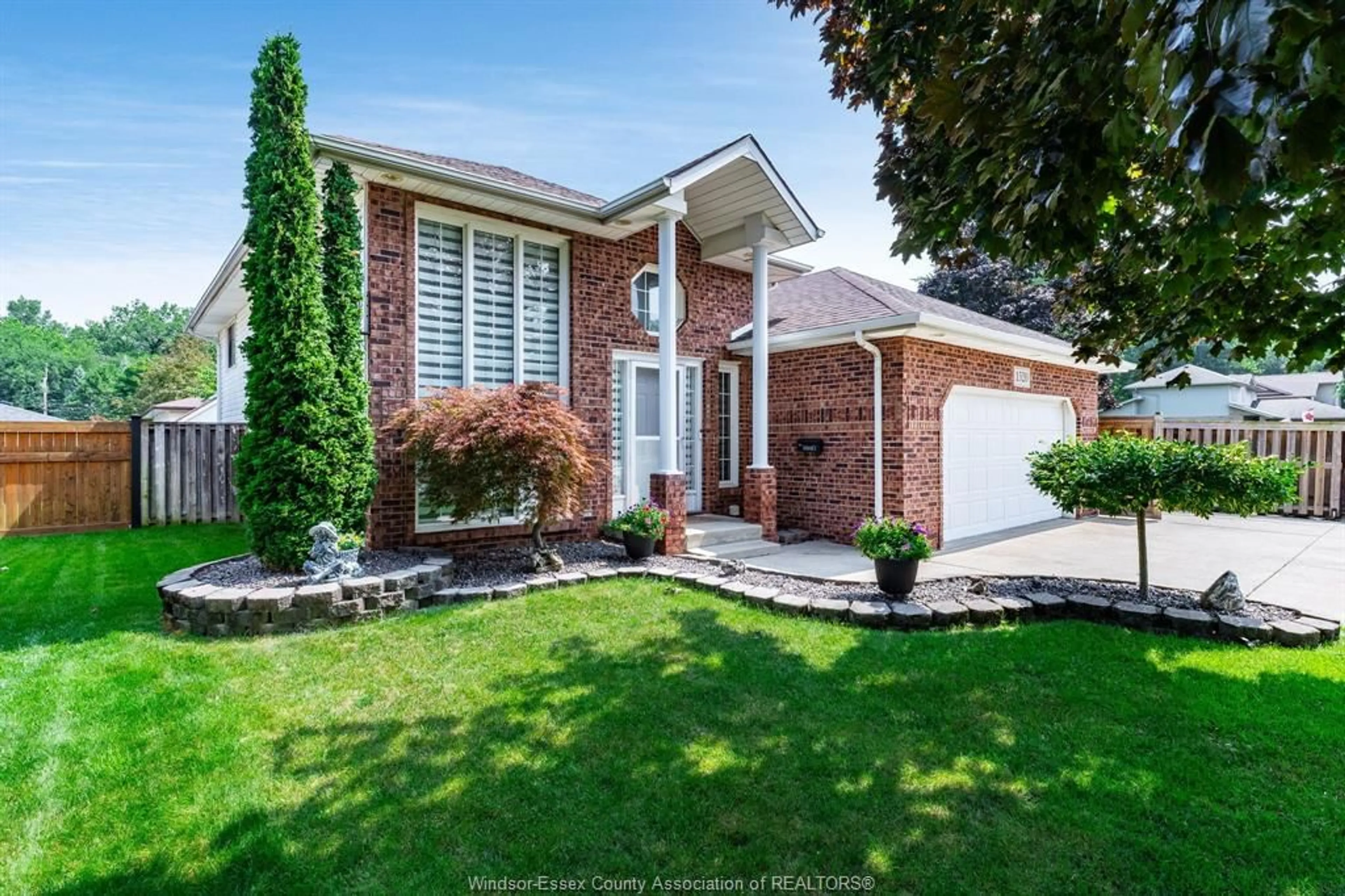 Home with brick exterior material, street for 1520 Maple, LaSalle Ontario N9J 3L3