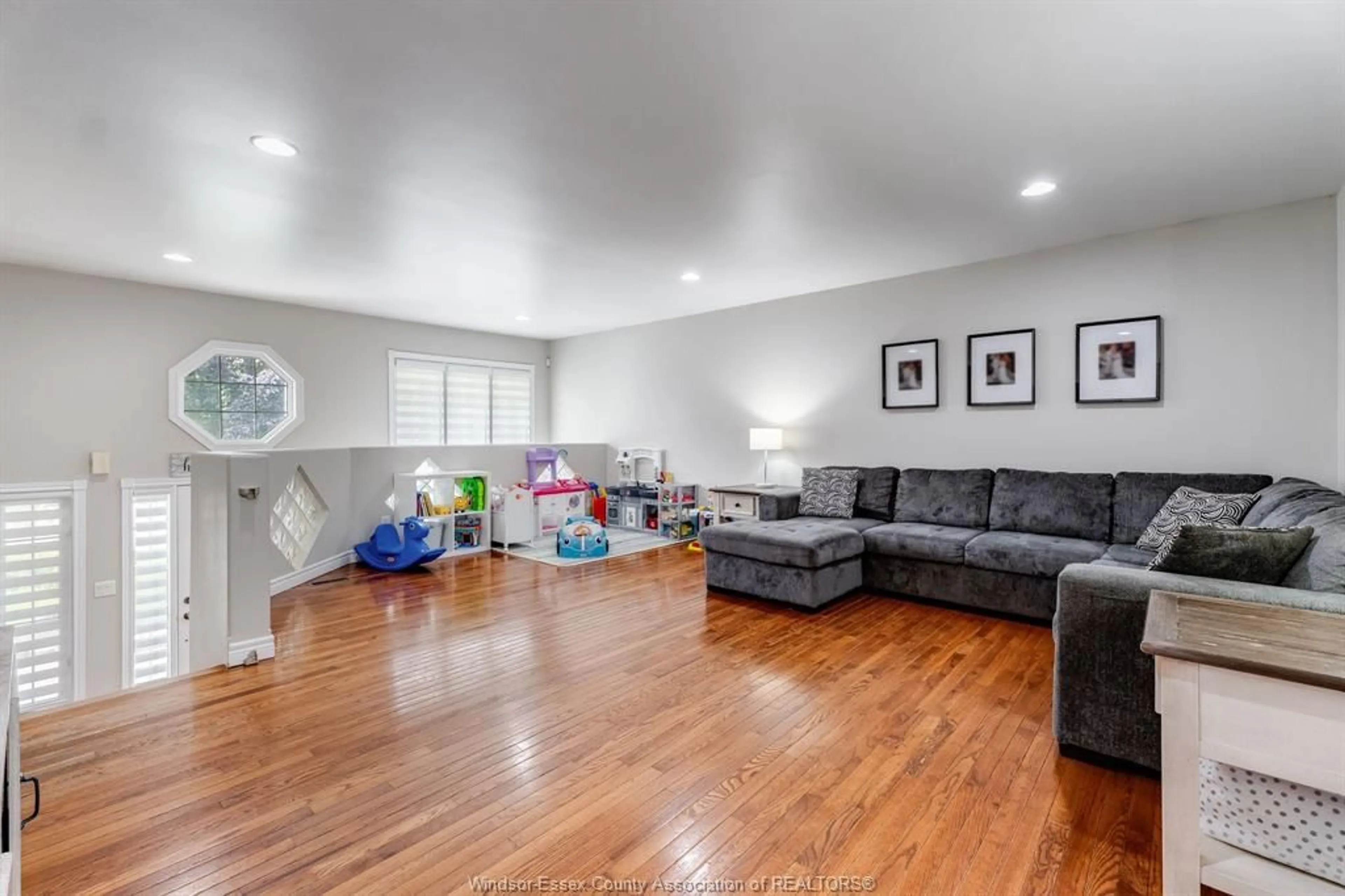 Living room with furniture, unknown for 1520 Maple, LaSalle Ontario N9J 3L3