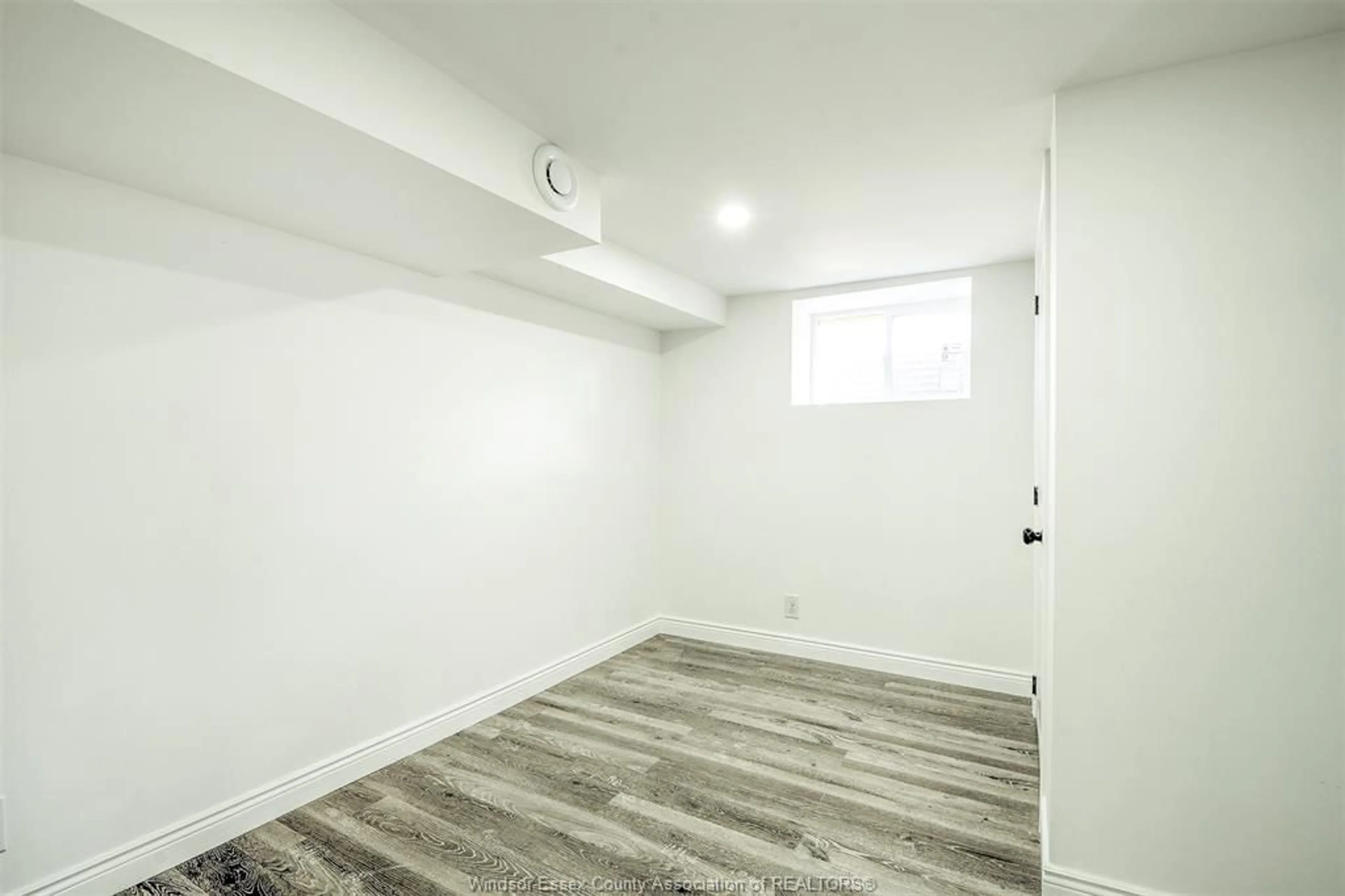 A pic of a room for 3076 SANDWICH, Windsor Ontario N9C 1A4