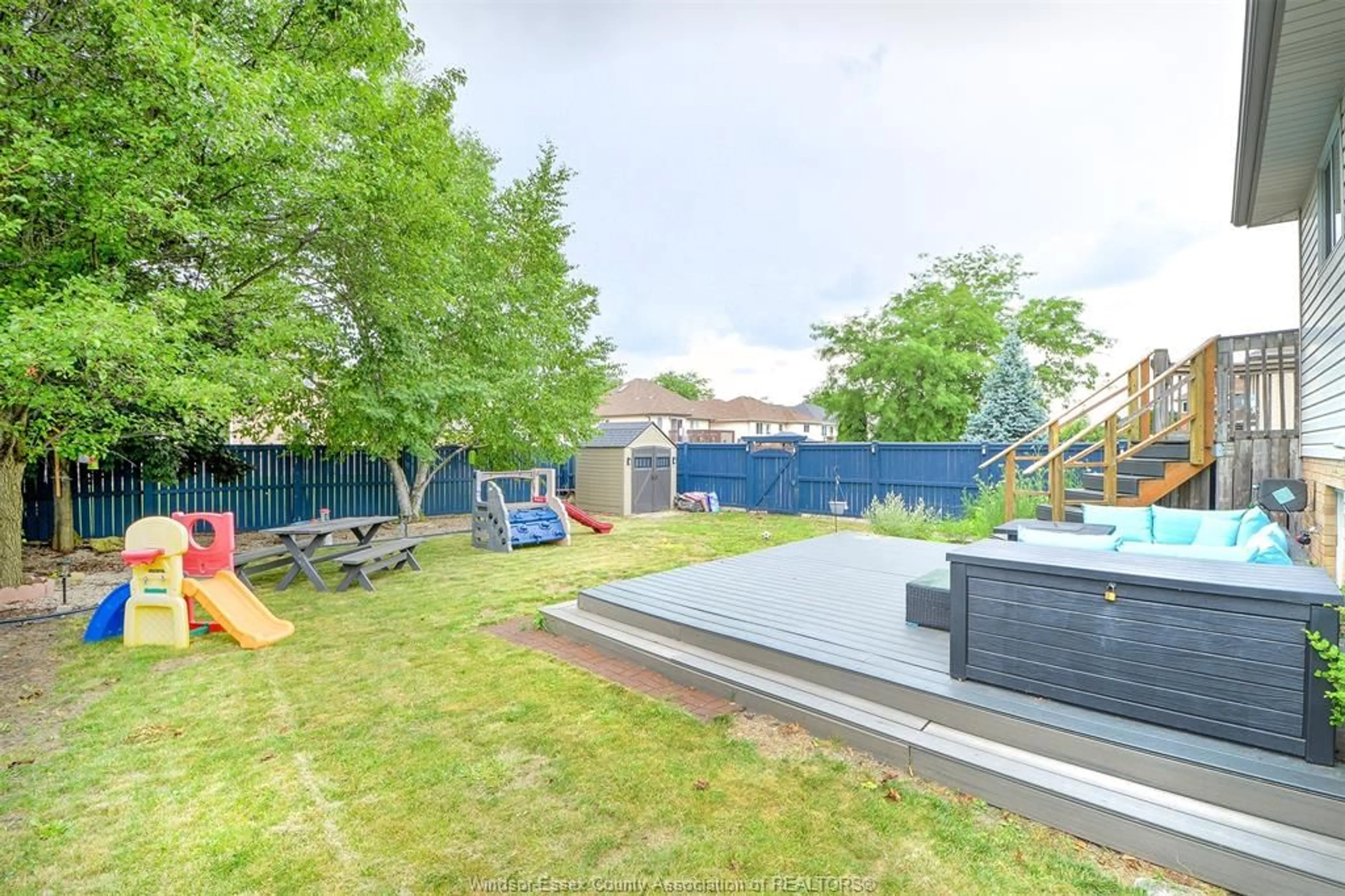 A pic from outside/outdoor area/front of a property/back of a property/a pic from drone, street for 1051 CORA GREENWOOD, Windsor Ontario N8P 1K2