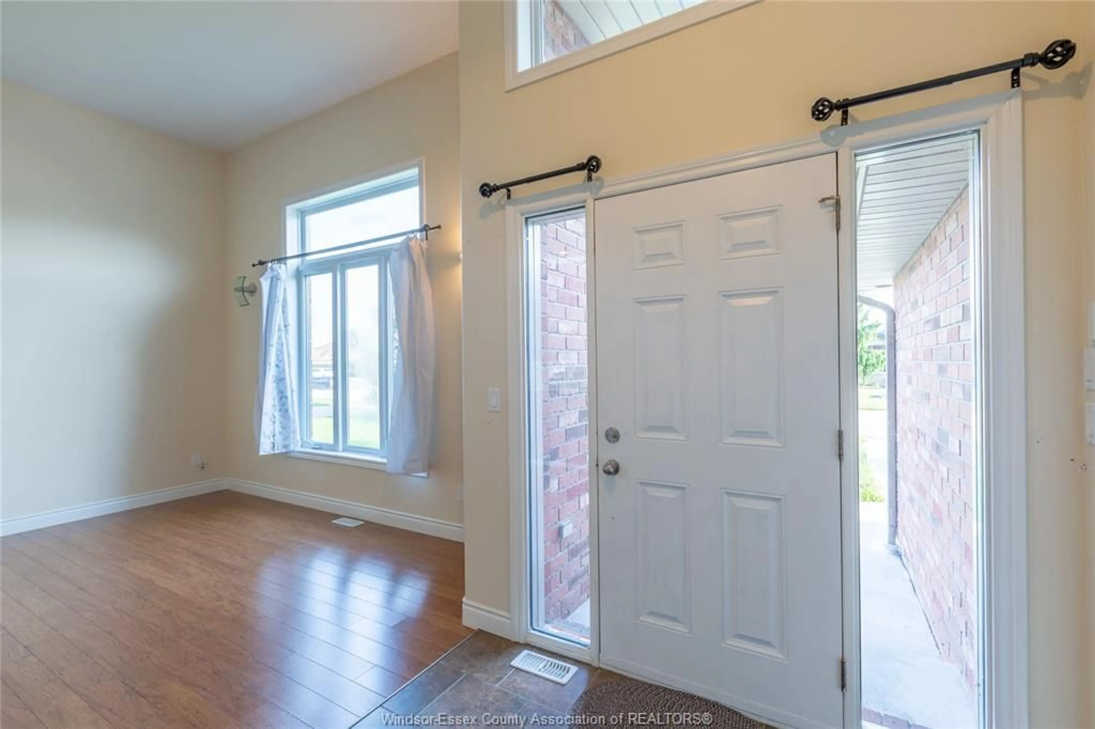 Indoor entryway for 1364 MATTHEW Cres, Lakeshore Ontario N0R 1A0