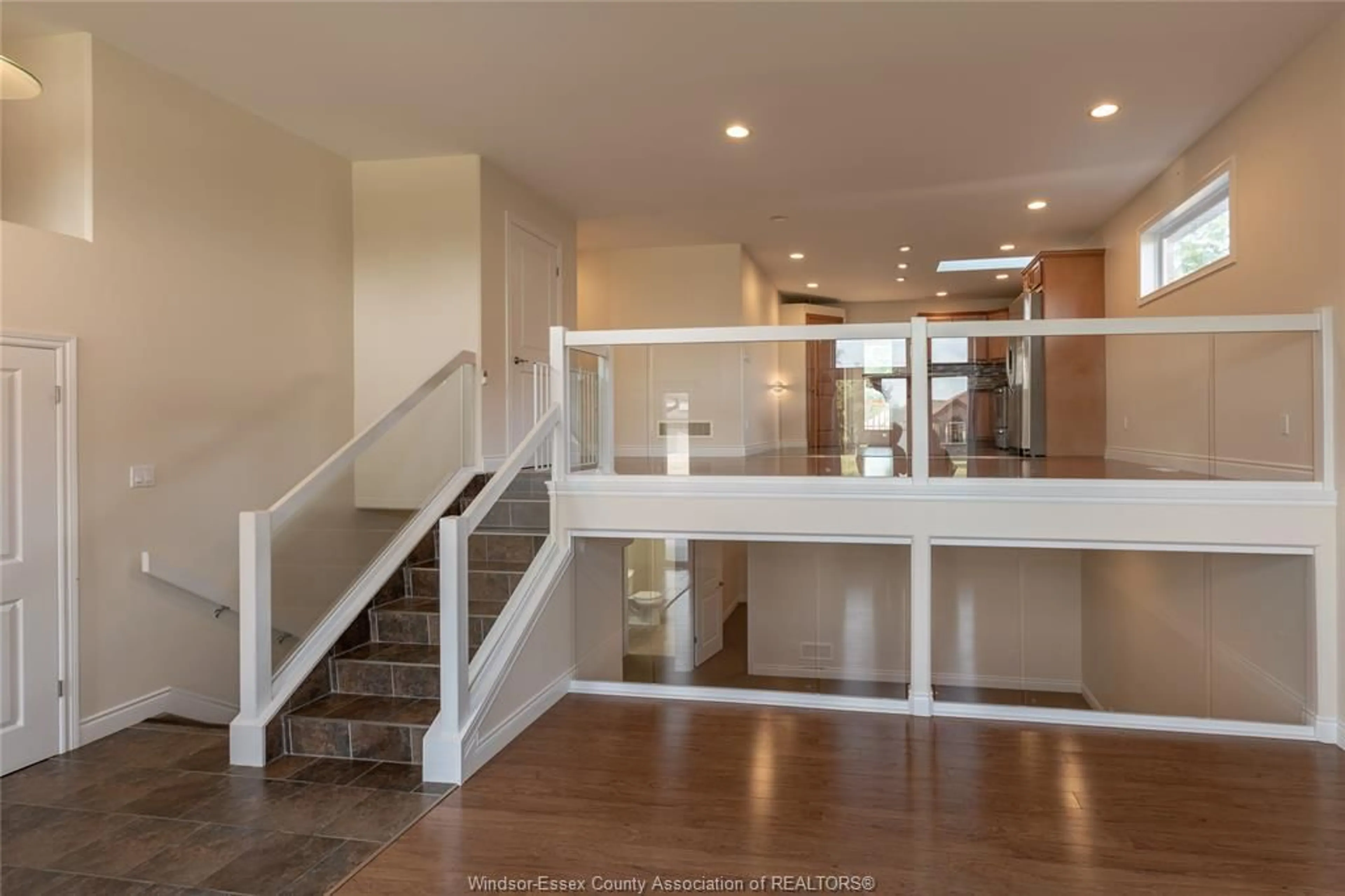 Indoor foyer for 1364 MATTHEW Cres, Lakeshore Ontario N0R 1A0