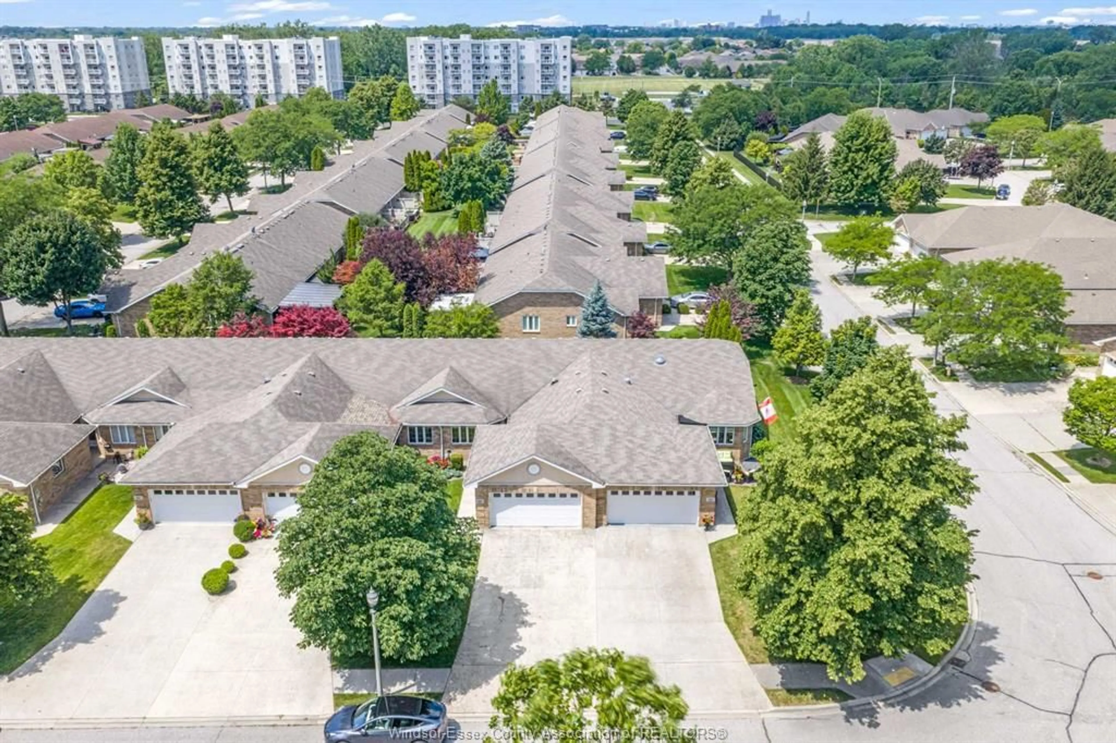 A pic from outside/outdoor area/front of a property/back of a property/a pic from drone, unknown for 1431 Blue Heron Dr, Windsor Ontario N8P 1L5