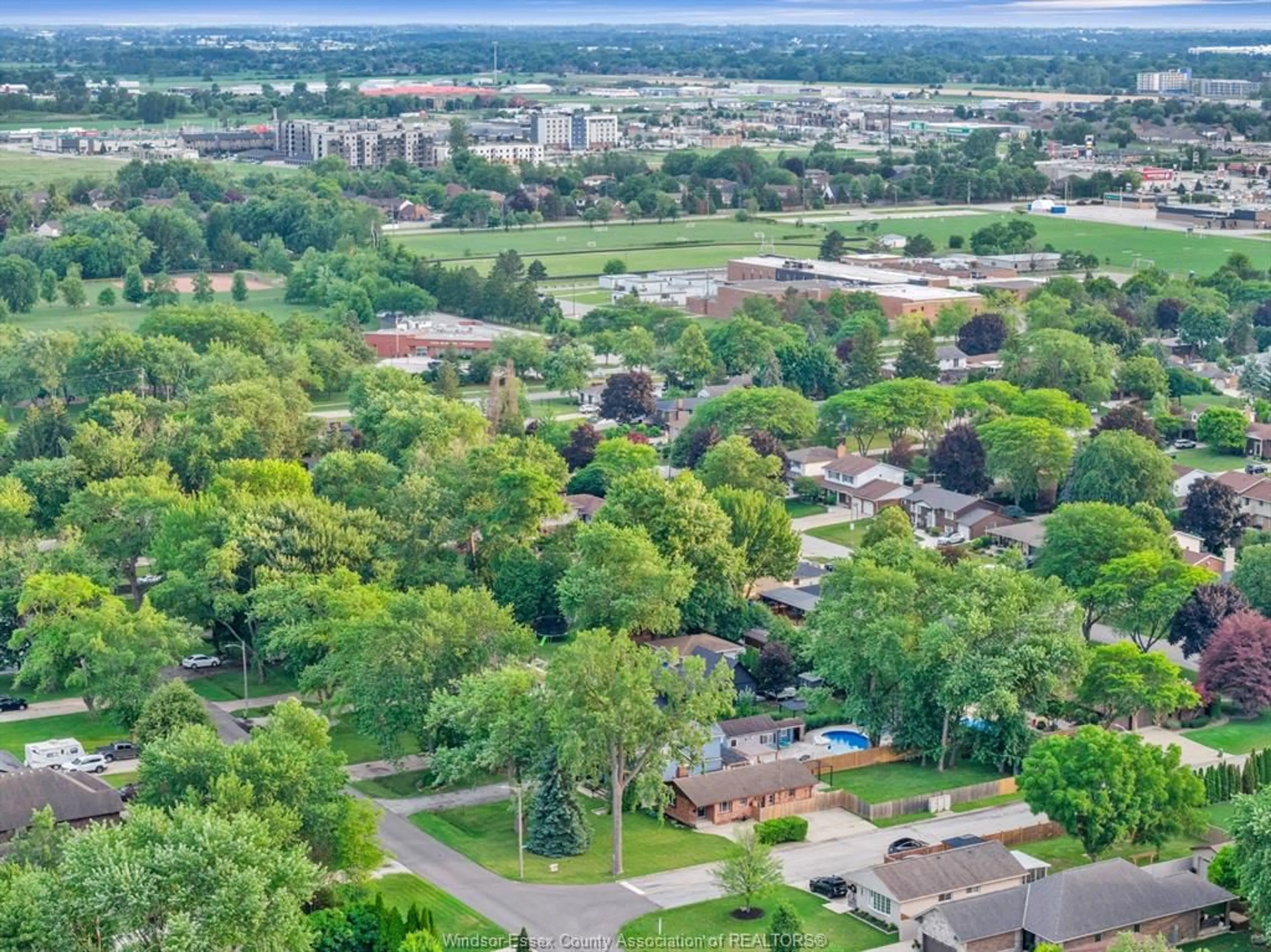 A pic from outside/outdoor area/front of a property/back of a property/a pic from drone, mountain view for 305 EDGEWATER Blvd, Tecumseh Ontario N8N 2G9