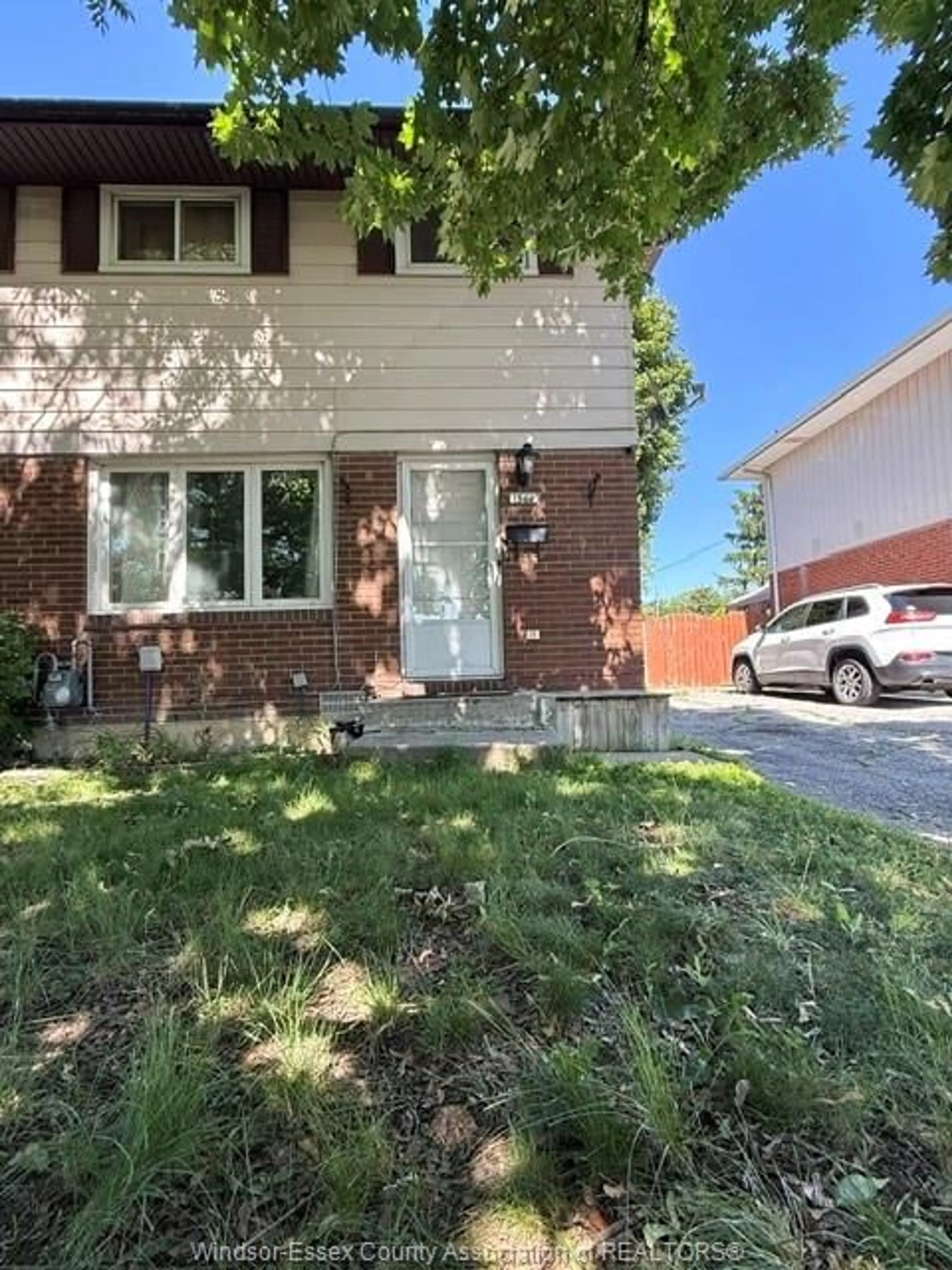 Home with brick exterior material, street for 1566 CURRY Ave, Windsor Ontario N9B 3P1