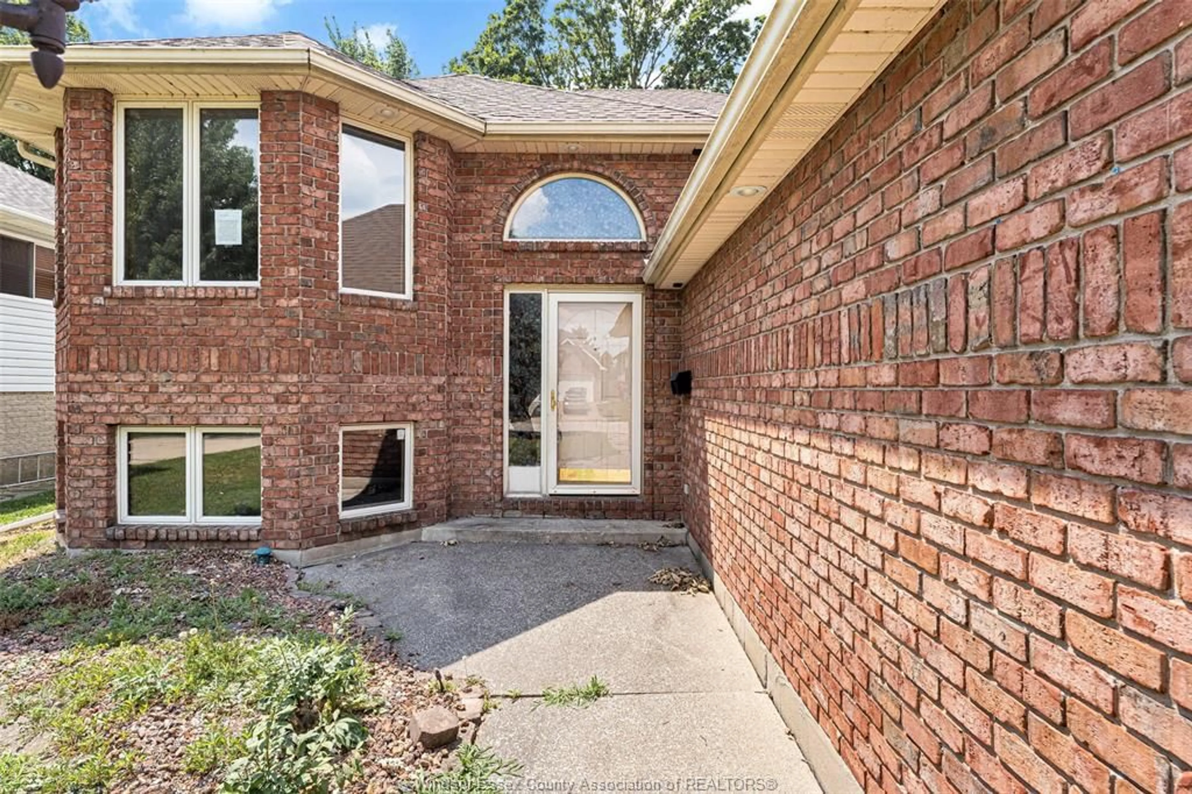 Home with brick exterior material, street for 2525 STRAWBERRY Dr, Tecumseh Ontario N9K 1C3