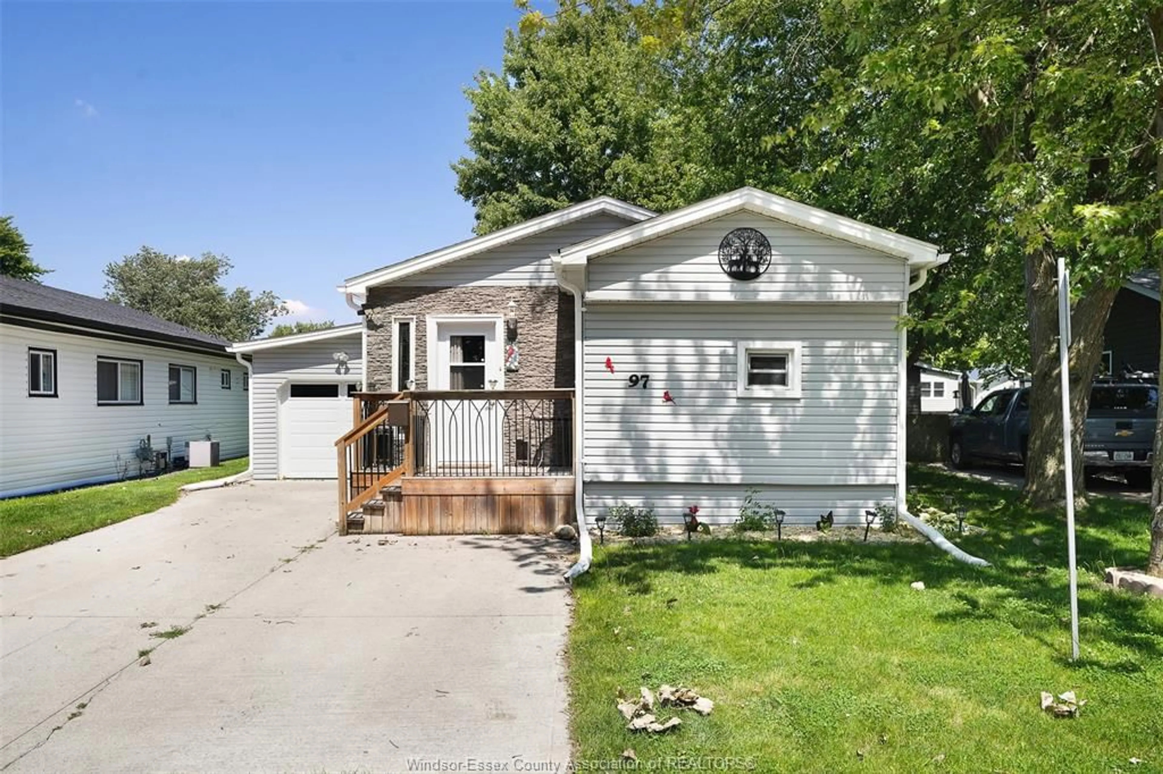 Shed for 97 Dana Dr, Essex Ontario N8M 1Z9