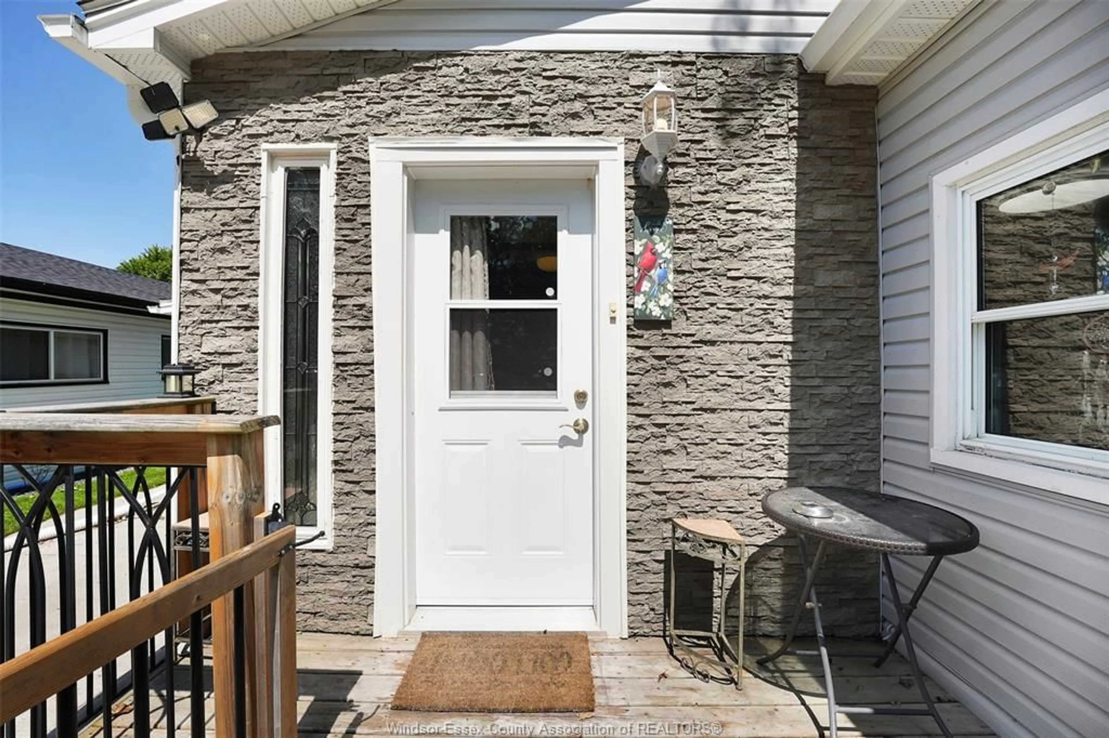 Indoor entryway for 97 Dana Dr, Essex Ontario N8M 1Z9