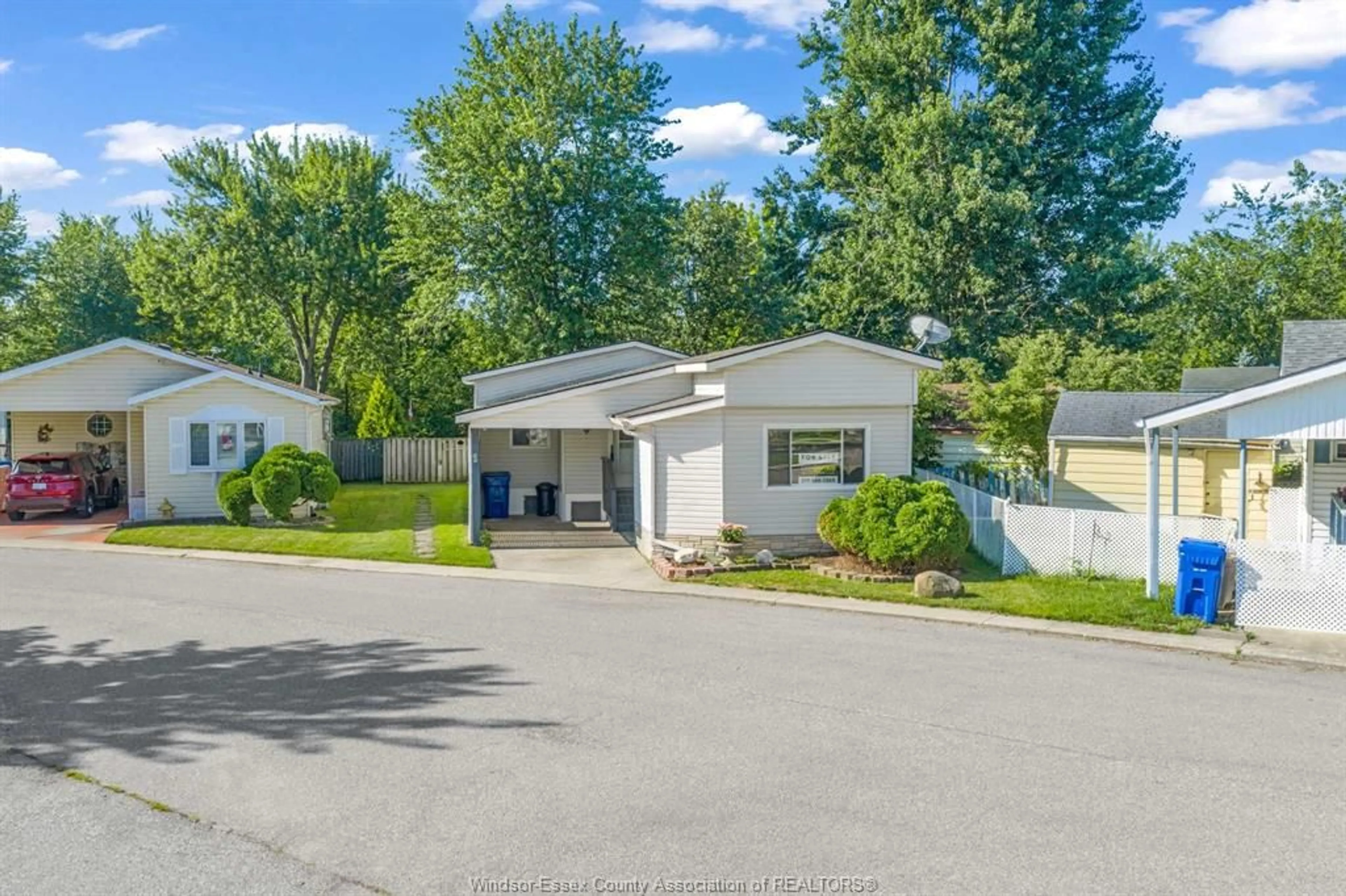 A pic from outside/outdoor area/front of a property/back of a property/a pic from drone, street for 1 Spruce St, McGregor Ontario N0R 1J0