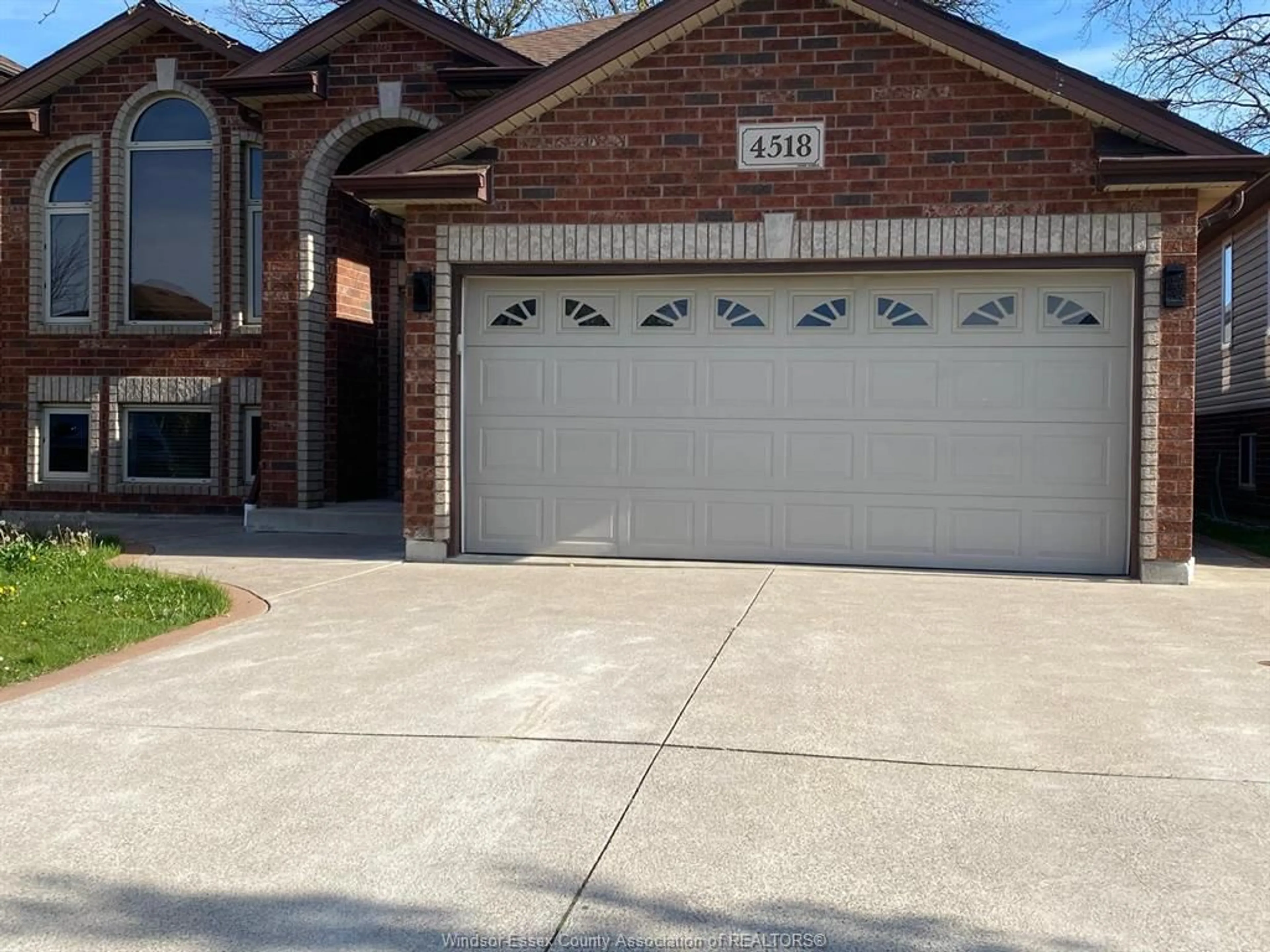 Unknown for 4518 HELSINKI Cres, Windsor Ontario N9G 0A6
