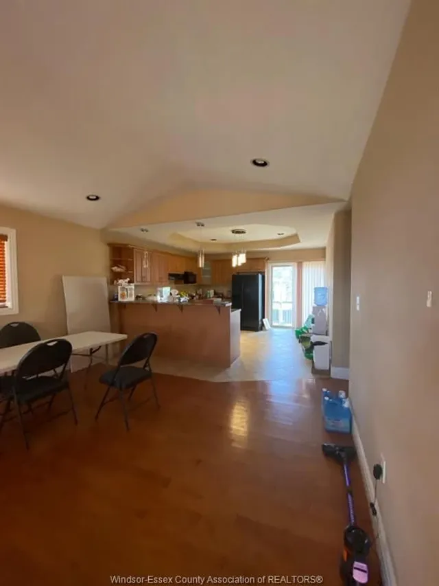 4518 HELSINKI Cres, Windsor 4