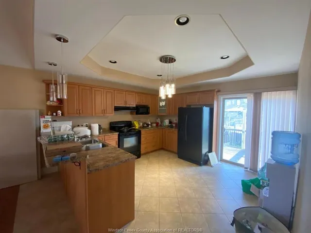 4518 HELSINKI Cres, Windsor 5