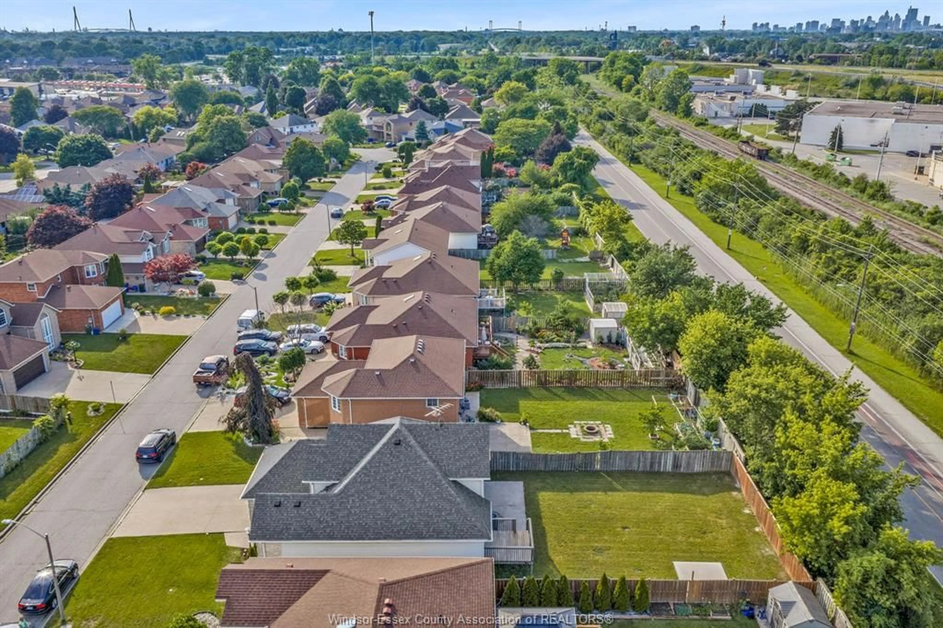 A pic from outside/outdoor area/front of a property/back of a property/a pic from drone, street for 204 HAMPTON Cres, Windsor Ontario N9E 4M4