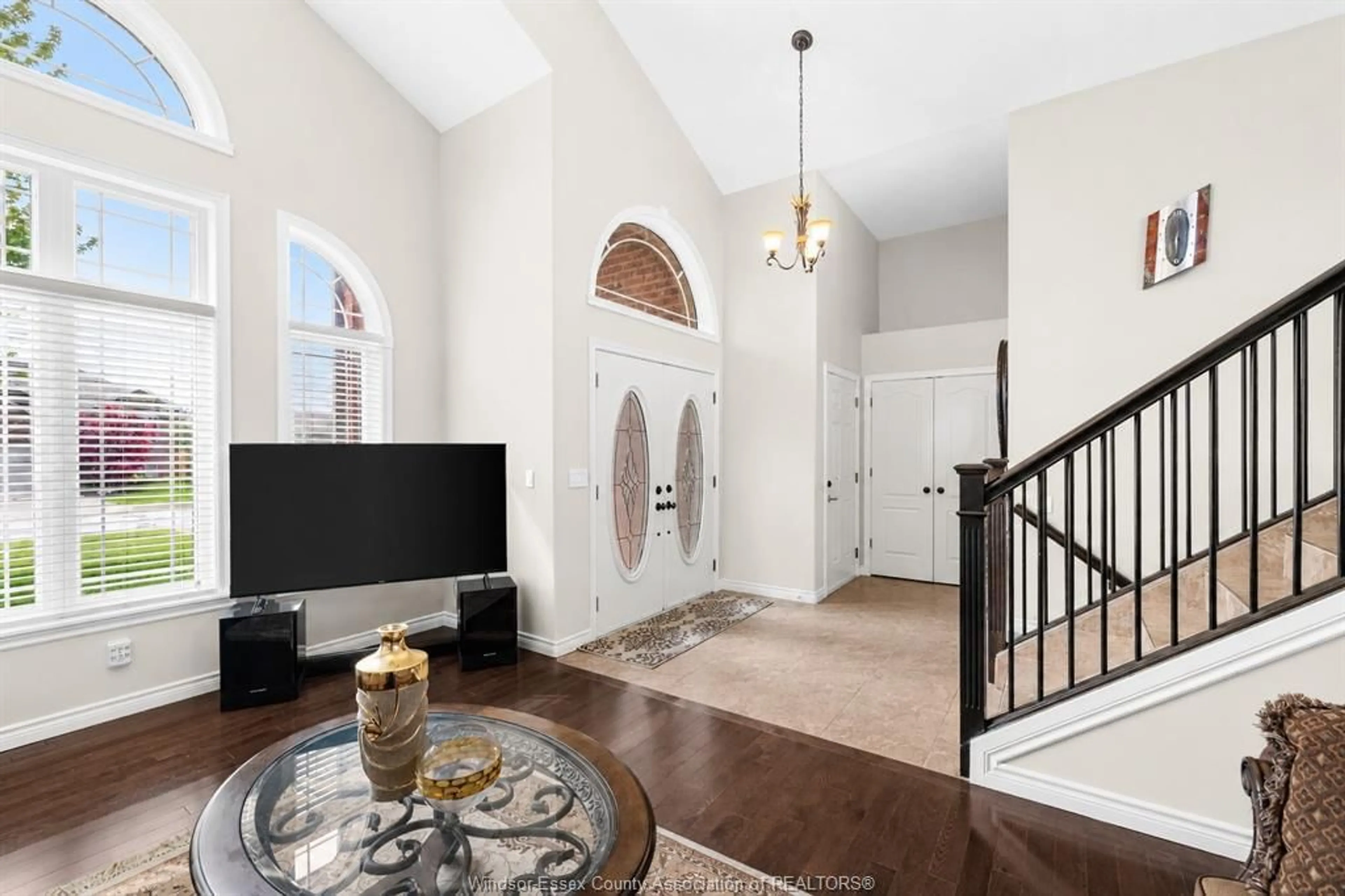Indoor entryway for 242 DONALD Cres, Belle River Ontario N8L 0P2