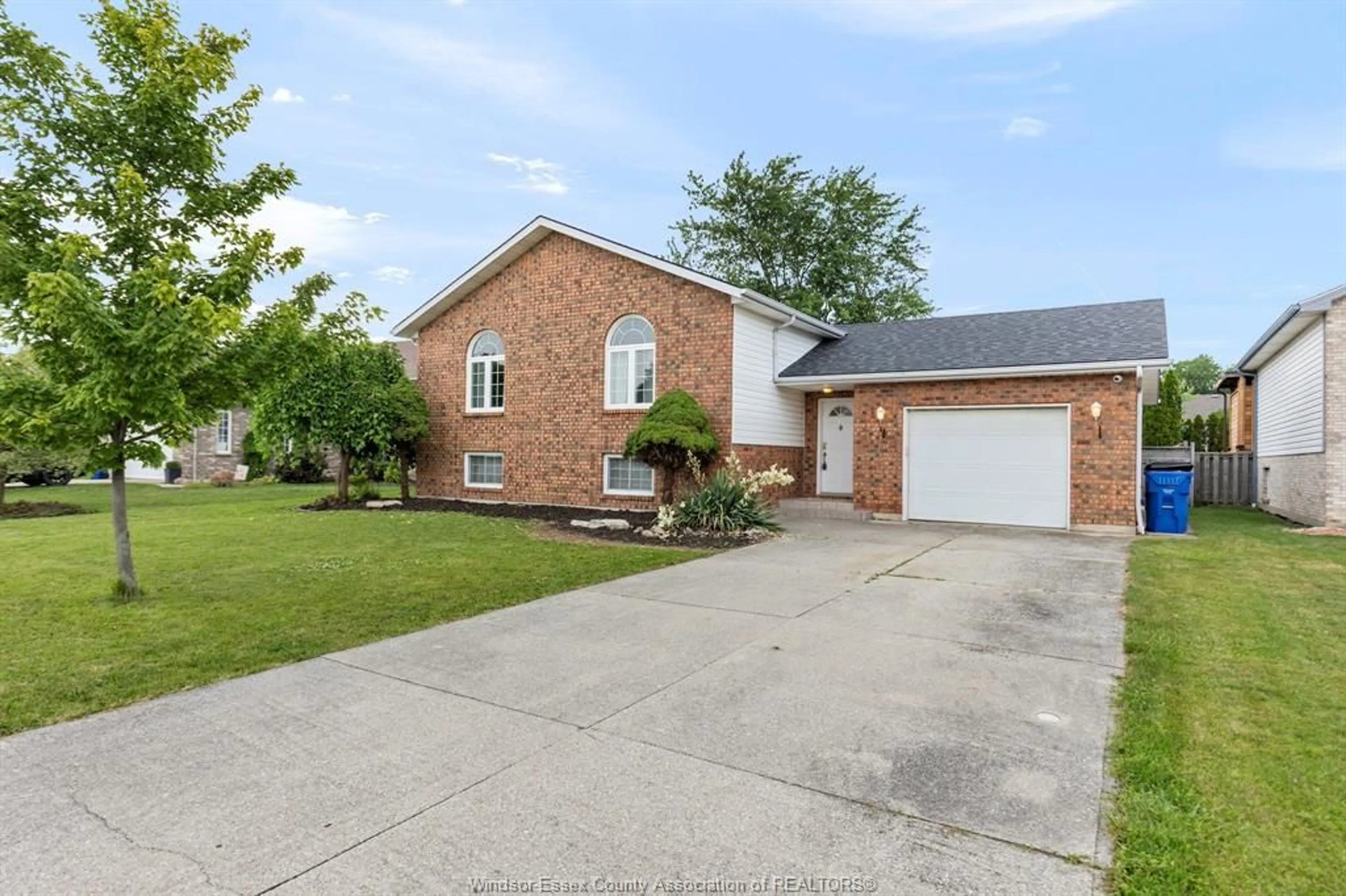 Home with brick exterior material, street for 23 HELEN St, Tilbury Ontario N0P 2L0